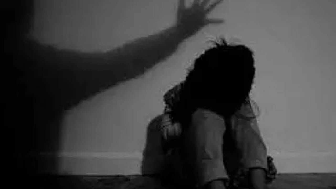 ಅಪರಿಚಿತ ವಾಹನ ಹತ್ತಲೇಬೇಡಿ, ಕಾರಿನೊಳಗೆ 9ನೇ ತರಗತಿ ಬಾಲಕಿ ಮೇಲೆ ಅತ್ಯಾಚಾರ