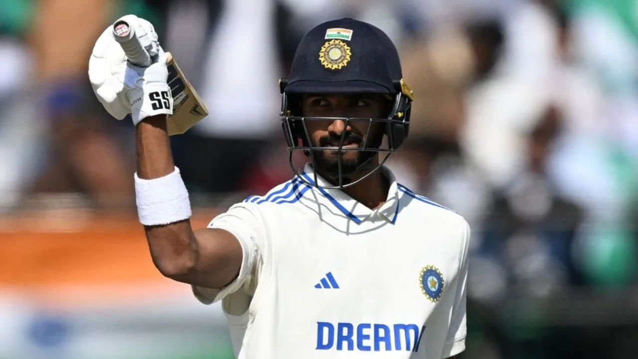 ಈ ಭರ್ಜರಿ ಪ್ರದರ್ಶನದ ಫಲವಾಗಿ ವೆಸ್ಟ್ ಇಂಡೀಸ್ ವಿರುದ್ಧದ ಸರಣಿಗೆ ಮಧ್ಯಮ ಕ್ರಮಾಂಕದ ದಾಂಡಿಗನಾಗಿ ದೇವದತ್ ಪಡಿಕ್ಕಲ್ ಅವರನ್ನು ಆಯ್ಕೆ ಮಾಡಲು ಆಯ್ಕೆಗಾರರು ಹೆಚ್ಚಿನ ಆಸಕ್ತಿ ಹೊಂದಿದ್ದಾರೆ. ಹೀಗಾಗಿ ವಿಂಡೀಸ್ ವಿರುದ್ಧದ ಸರಣಿಯಲ್ಲಿ ಪಡಿಕ್ಕಲ್ ಕಾಣಿಸಿಕೊಳ್ಳುವು ಸಾಧ್ಯತೆ ಹೆಚ್ಚಿದೆ.