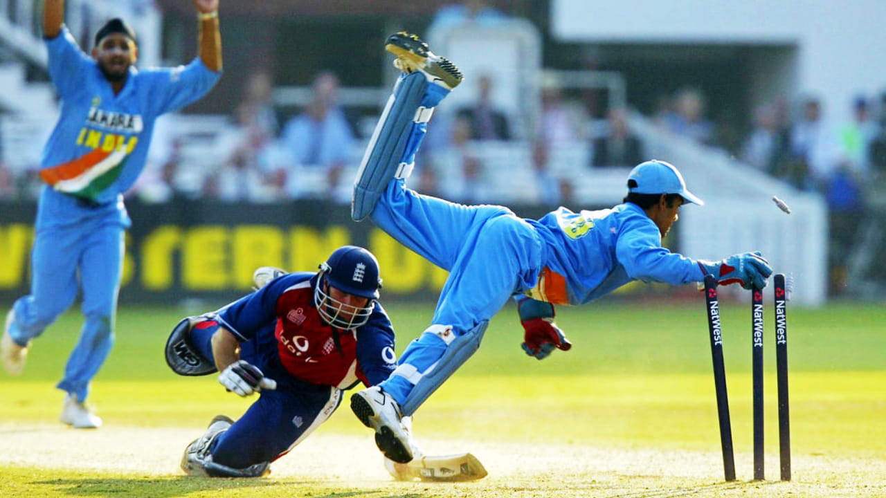 ದಿನೇಶ್ ಕಾರ್ತಿಕ್ ಅವರ 21 ವರ್ಷಗಳ ಹಳೆಯ ವಿಡಿಯೋ ವೈರಲ್ ದಿನೇಶ್ ಕಾರ್ತಿಕ್ ಅವರ 21 ವರ್ಷಗಳ ಹಳೆಯ ವಿಡಿಯೋ ವೈರಲ್