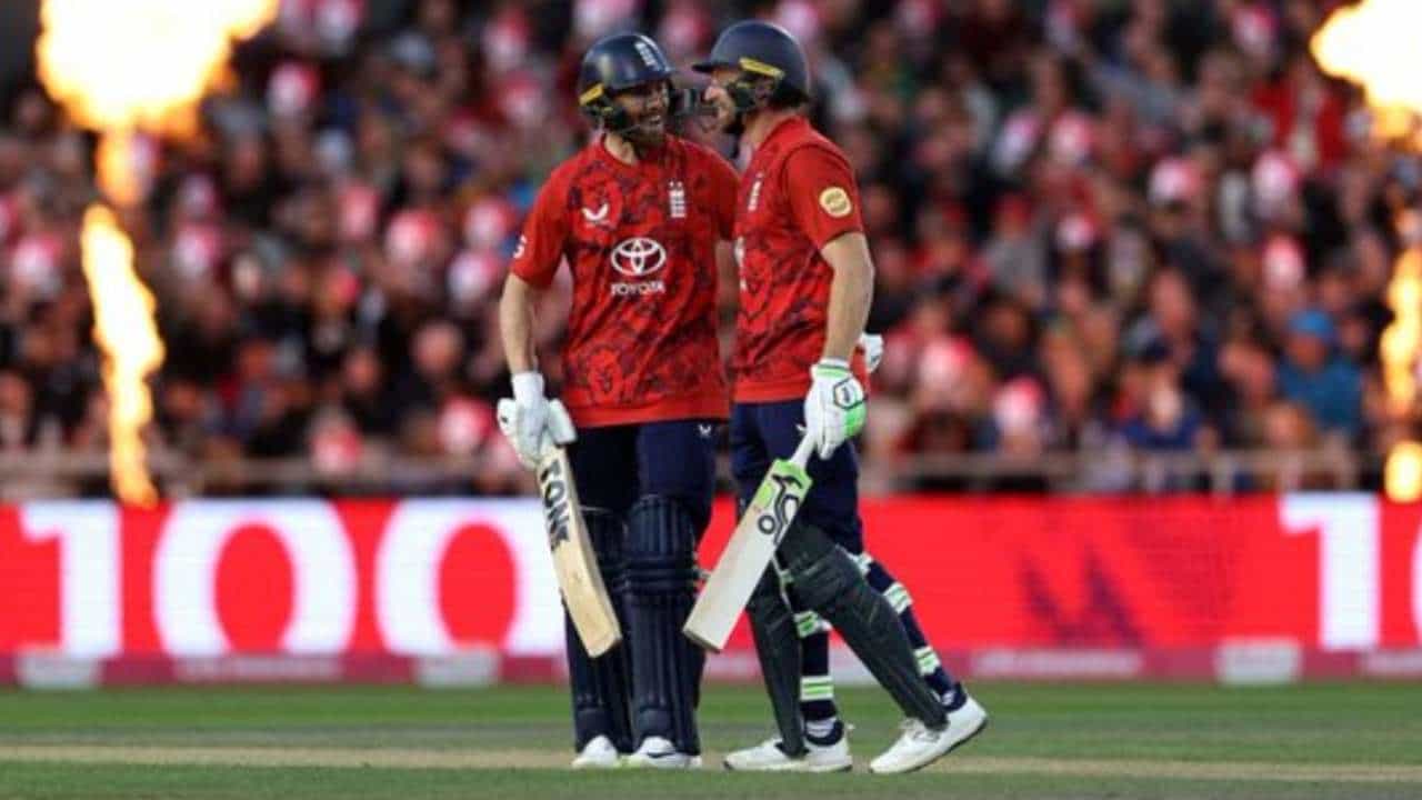 ENG vs SA: ಅಂತರಾಷ್ಟ್ರೀಯ ಟಿ20 ಕ್ರಿಕೆಟ್ನಲ್ಲಿ ದಾಖಲೆ: 300ಕ್ಕೂ ಅಧಿಕ ರನ್ ಚಚ್ಚಿದ ಇಂಗ್ಲೆಂಡ್ ENG vs SA: ಅಂತರಾಷ್ಟ್ರೀಯ ಟಿ20 ಕ್ರಿಕೆಟ್ನಲ್ಲಿ ದಾಖಲೆ: 300ಕ್ಕೂ ಅಧಿಕ ರನ್ ಚಚ್ಚಿದ ಇಂಗ್ಲೆಂಡ್