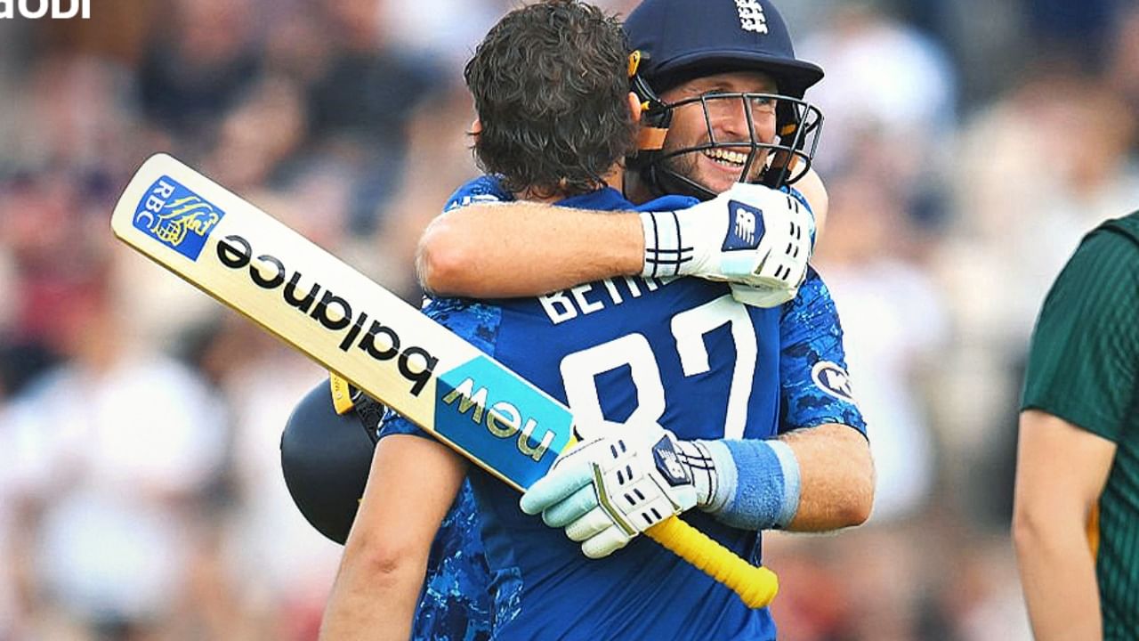 ದಕ್ಷಿಣ ಆಫ್ರಿಕಾ ವಿರುದ್ಧದ ಮೂರು ಪಂದ್ಯಗಳ ಏಕದಿನ ಸರಣಿಯಲ್ಲಿ ಇಂಗ್ಲೆಂಡ್ ಕ್ರಿಕೆಟ್ ತಂಡ ಈಗಾಗಲೇ 2-0 ಹಿನ್ನಡೆಯಲ್ಲಿದ್ದು, ಸರಣಿಯನ್ನು ಕಳೆದುಕೊಂಡಿದೆ. ಇದೀಗ ಕ್ಲೀನ್ ಸ್ವೀಪ್ ಭಯದಲ್ಲಿದ್ದ ಇಂಗ್ಲೆಂಡ್‌ನ ಬ್ಯಾಟ್ಸ್‌ಮನ್‌ಗಳು ಮೂರನೇ ಏಕದಿನ ಪಂದ್ಯದಲ್ಲಿ ಅದ್ಭುತ ಪ್ರದರ್ಶನ ನೀಡಿ ನಿಗಧಿತ 50 ಓವರ್​ಗಳಲ್ಲಿ ಬರೋಬ್ಬರಿ 414 ರನ್ ಕಲೆಹಾಕಿದ್ದಾರೆ. ಈ ಮೂಲಕ ಹಲವು ದಾಖಲೆಗಳನ್ನು ಮುರಿದಿದ್ದಾರೆ.