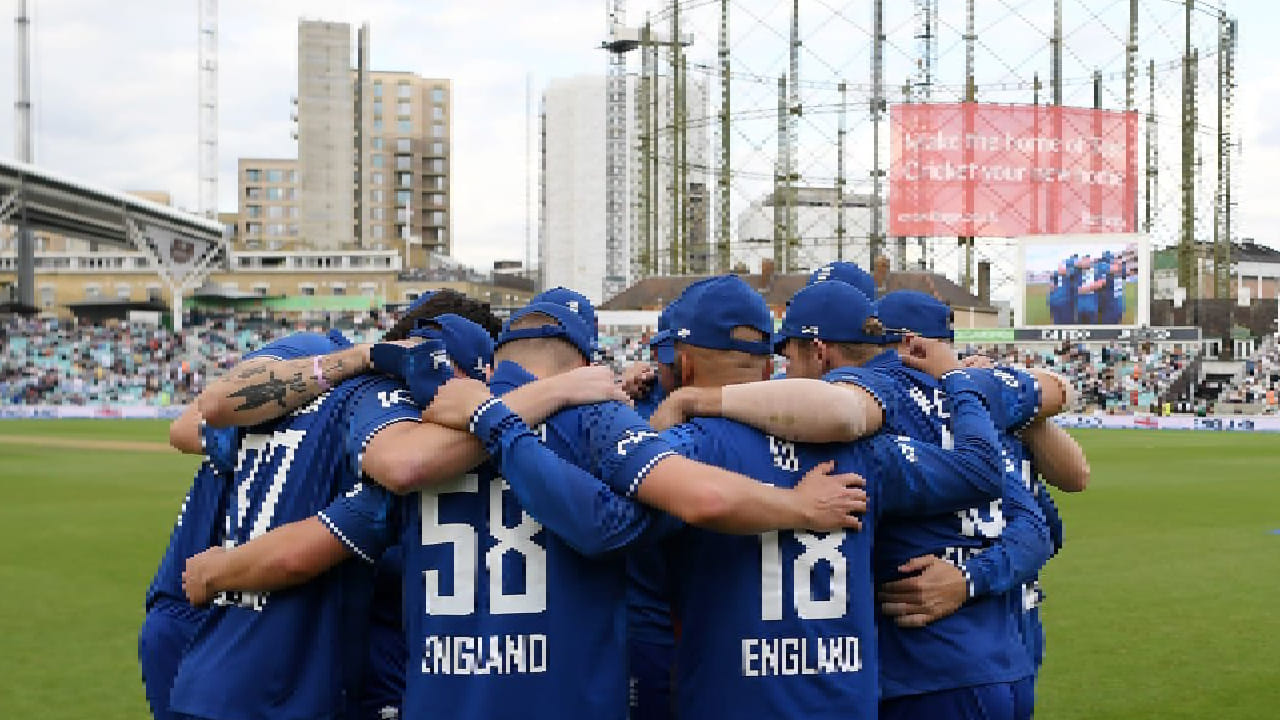ಇಂಗ್ಲೆಂಡ್ ಟಿ20 ತಂಡ: ಜೇಕಬ್ ಬೆಥೆಲ್ (ನಾಯಕ), ರೆಹಾನ್ ಅಹ್ಮದ್, ಸೋನಿ ಬೇಕರ್, ಟಾಮ್ ಬ್ಯಾಂಟನ್, ಜೋಸ್ ಬಟ್ಲರ್, ಲಿಯಾಮ್ ಡಾಸನ್, ಟಾಮ್ ಹಾರ್ಟ್ಲಿ, ವಿಲ್ ಜ್ಯಾಕ್ಸ್, ಸಾಕಿಬ್ ಮಹಮೂದ್, ಜೇಮೀ ಓವರ್ಟನ್, ಮ್ಯಾಥ್ಯೂ ಪಾಟ್ಸ್, ಆದಿಲ್ ರಶೀದ್, ಫಿಲ್ ಸಾಲ್ಟ್, ಲ್ಯೂಕ್ ವುಡ್, ಜೋರ್ಡನ್ ಕಾಕ್ಸ್.