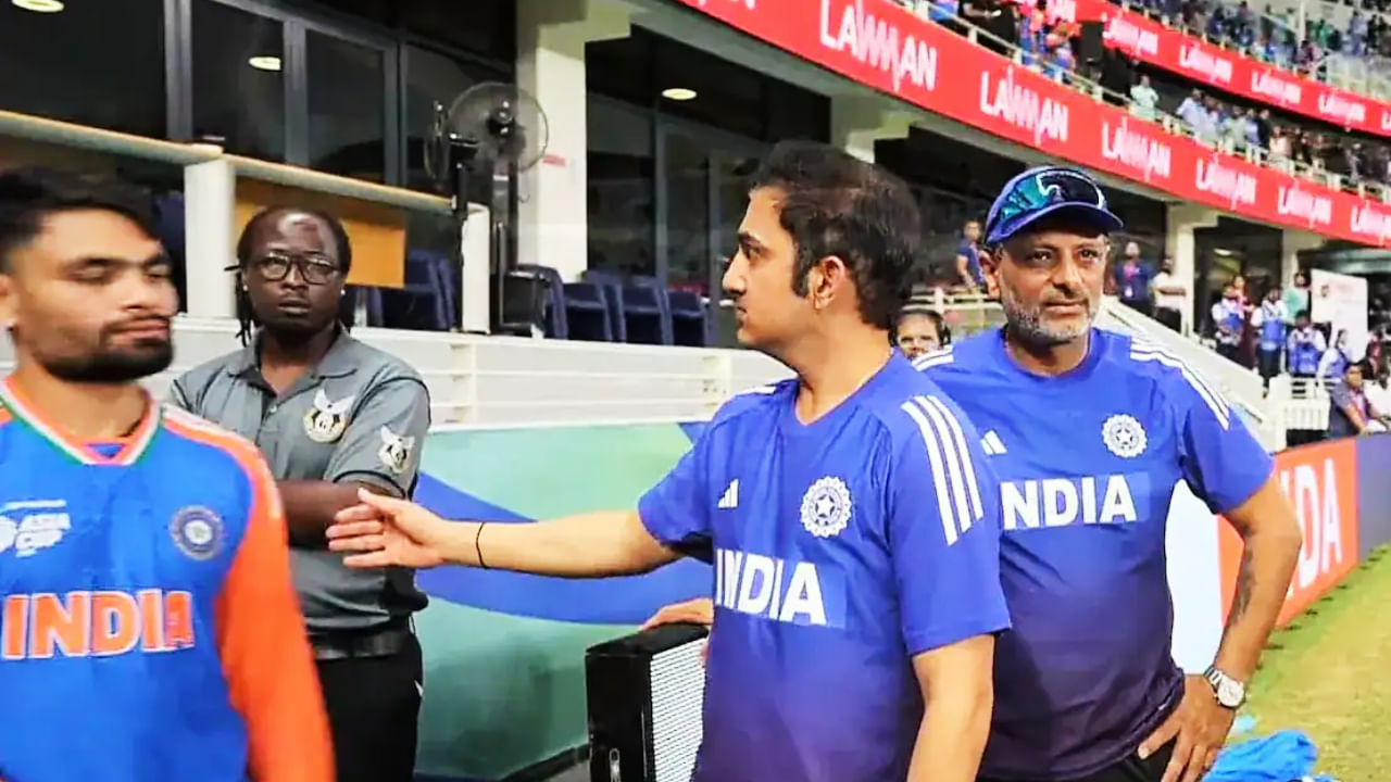 IND vs PAK: ಶೇಕ್ಹ್ಯಾಂಡ್ ಮಾಡುವಂತೆ ಸೂಚಿಸಿದ ಗಂಭೀರ್: ವಿಡಿಯೋ ವೈರಲ್ IND vs PAK: ಶೇಕ್ಹ್ಯಾಂಡ್ ಮಾಡುವಂತೆ ಸೂಚಿಸಿದ ಗಂಭೀರ್: ವಿಡಿಯೋ ವೈರಲ್