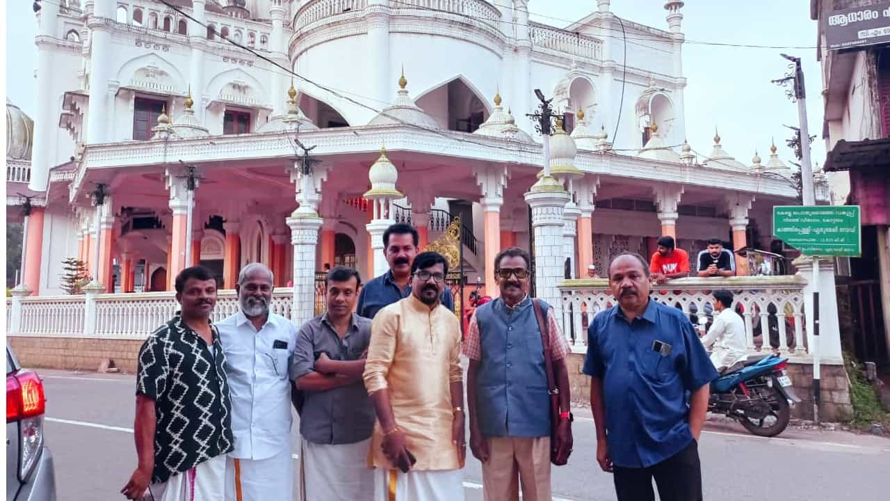 ಶಬರಿಮಲೆ ಅಭಿವೃದ್ಧಿಗಾಗಿ ಹಲವು ಬೇಡಿಕೆಗಳನ್ನಿಟ್ಟ ಗುಜರಾತ್ ಮಲಯಾಳಿ ನಾಯಕ ದಿನೇಶ್ ನಾಯರ್ ಶಬರಿಮಲೆ ಅಭಿವೃದ್ಧಿಗಾಗಿ ಹಲವು ಬೇಡಿಕೆಗಳನ್ನಿಟ್ಟ ಗುಜರಾತ್ ಮಲಯಾಳಿ ನಾಯಕ ದಿನೇಶ್ ನಾಯರ್