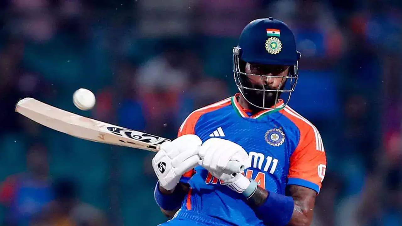 ಇದೀಗ ಹಾರ್ದಿಕ್ ಪಾಂಡ್ಯ ಟಿ20 ಏಷ್ಯಾಕಪ್‌ನಲ್ಲಿ 100 ರನ್‌ಗಳನ್ನು ಪೂರ್ಣಗೊಳಿಸಲು ಕೇವಲ 17 ರನ್‌ಗಳ ಅಗತ್ಯವಿದೆ. ಅವರು ಹೀಗೆ ಮಾಡಿದರೆ, ಟಿ20 ಏಷ್ಯಾಕಪ್‌ನಲ್ಲಿ 10 ಪ್ಲಸ್ ವಿಕೆಟ್‌ಗಳನ್ನು ಪಡೆದ ಮತ್ತು 100 ಕ್ಕೂ ಹೆಚ್ಚು ರನ್‌ಗಳನ್ನು ಗಳಿಸಿದ ಮೊದಲ ಆಟಗಾರ ಎಂಬ ಹೆಗ್ಗಳಿಕೆಗೆ ಪಾತ್ರರಾಗುತ್ತಾರೆ. ಇದಕ್ಕೂ ಮೊದಲು, ಯಾವುದೇ ಆಟಗಾರ ಈ ಸಾಧನೆ ಮಾಡಲು ಸಾಧ್ಯವಾಗಲಿಲ್ಲ. 