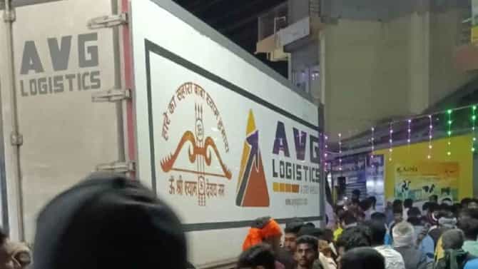 ಗಣೇಶ ಮೆರವಣಿಗೆಗೆ ಯಮನಂತೆ ನುಗ್ಗಿದ ಟ್ರಕ್: ಭಯಾನಕ ವಿಡಿಯೋ ಇಲ್ಲಿದೆ