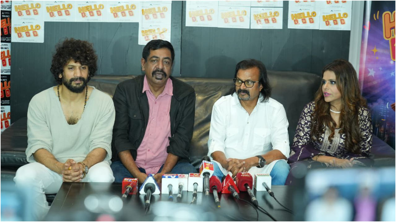 ಈ ಸಿನಿಮಾಗೆ ‘ಹಲೋ 123’ ಎಂದು ಶೀರ್ಷಿಕೆ ಇಡಲಾಗಿದೆ. ಭುವನ್ ಪೊನ್ನಣ್ಣ, ಯೋಗರಾಜ್ ಭಟ್ ಅವರ ಕಾಂಬಿನೇಷನ್​​ ಜೊತೆಗೆ ಹರಿಕೃಷ್ಣ ಅವರ ಸಂಗೀತ ಕೂಡ ಜೊತೆಯಾಗುತ್ತಿದೆ. ‘ಹಲೋ 123’ ಸಿನಿಮಾದ ಕೆಲಸಗಳಿಗೆ ಚಾಲನೆ ನೀಡಲಾಗಿದೆ.