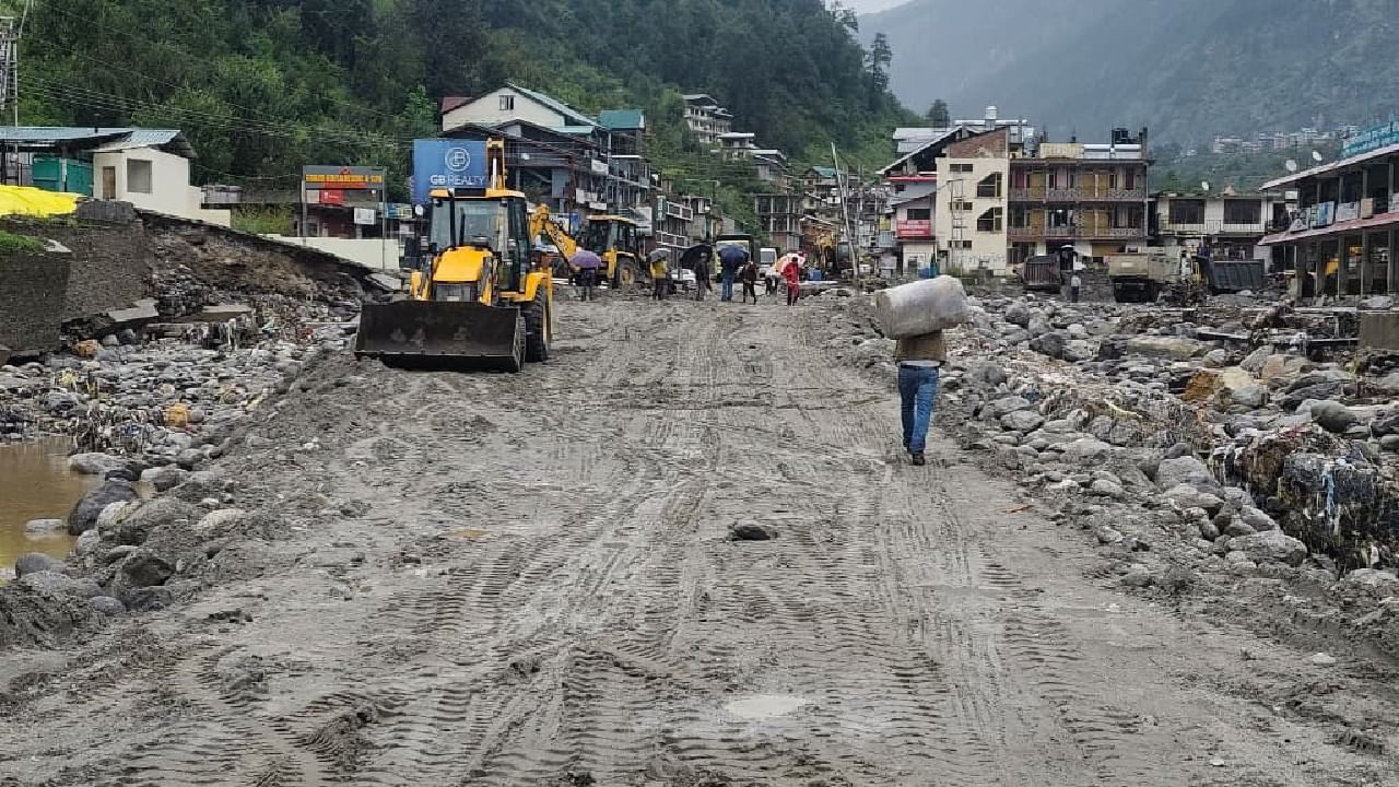 ಹಿಮಾಚಲ ಪ್ರದೇಶದಲ್ಲಿ ಭಾರಿ ಮಳೆ; ಮಣಿಮಹೇಶ್ ಯಾತ್ರೆಯ 16 ಭಕ್ತರು ಸಾವು ಹಿಮಾಚಲ ಪ್ರದೇಶದಲ್ಲಿ ಭಾರಿ ಮಳೆ; ಮಣಿಮಹೇಶ್ ಯಾತ್ರೆಯ 16 ಭಕ್ತರು ಸಾವು