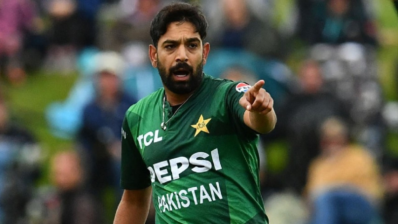 ಹಾರಿಸ್ ರೌಫ್ (Haris Rauf) ಪಾಕಿಸ್ತಾನ್ ತಂಡದ ರನ್ ಮಷಿನ್... ಹೀಗಂದಿದ್ದು ಮತ್ಯಾರೂ ಅಲ್ಲ, ಪಾಕಿಸ್ತಾನ್ ತಂಡದ ಮಾಜಿ ನಾಯಕ ವಾಸಿಂ ಅಕ್ರಮ್. ಭಾರತದ ವಿರುದ್ಧದ ಫೈನಲ್ ಪಂದ್ಯದಲ್ಲಿ ಪಾಕ್ ತಂಡ ಸೋಲುತ್ತಿದ್ದಂತೆ ಆಕ್ರೋಶ ಹೊರಹಾಕಿರುವ ವಾಸಿಂ ಅಕ್ರಮ್, ಈ ಪರಾಜಯಕ್ಕೆ ಹಾರಿಸ್ ರೌಫ್ ಪ್ರಮುಖ ಕಾರಣ ಎಂದಿದ್ದಾರೆ.