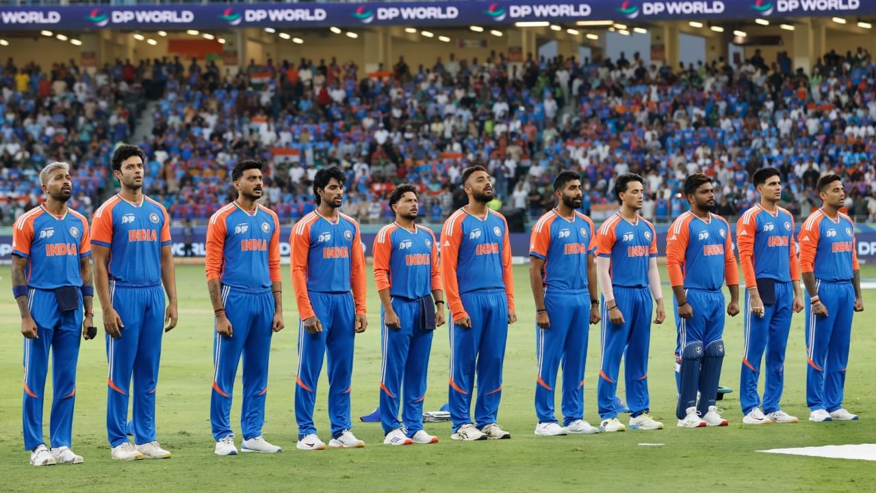 ವಾಸ್ತವವಾಗಿ ಒಮಾನ್ ವಿರುದ್ಧದ ಟಿ20 ಪಂದ್ಯ ಅಂತರರಾಷ್ಟ್ರೀಯ ಟಿ20 ಕ್ರಿಕೆಟ್ನಲ್ಲಿ ಟೀಂ ಇಂಡಿಯಾದ 250ನೇ ಪಂದ್ಯವಾಗಿದೆ. ಈ ಮೂಲಕ ಟೀಂ ಇಂಡಿಯಾ ಪಾಕಿಸ್ತಾನದ ನಂತರ 250 ಅಂತರರಾಷ್ಟ್ರೀಯ ಟಿ20ಪಂದ್ಯಗಳನ್ನು ಆಡಿದ ವಿಶ್ವದ ಎರಡನೇ ರಾಷ್ಟ್ರ ಎನಿಸಿಕೊಂಡಿದೆ. ಪಾಕಿಸ್ತಾನವು ಪ್ರಸ್ತುತ 275 ಟಿ20 ಅಂತರರಾಷ್ಟ್ರೀಯ ಪಂದ್ಯಗಳನ್ನು ಆಡಿದ ದಾಖಲೆಯನ್ನು ಹೊಂದಿದೆ.