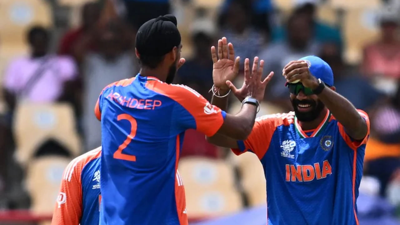 ಜಸ್ಪ್ರೀತ್ ಬುಮ್ರಾ ಮತ್ತು ಅರ್ಷದೀಪ್ ಸಿಂಗ್ ಅವರು ವೇಗದ ಬೌಲಿಂಗ್ ವಿಭಾಗದಲ್ಲಿ ಕಾಣಿಸಿಕೊಳ್ಳುವುದು ಬಹುತೇಕ ಖಚಿತ. ಉಳಿದಂತೆ ಆಡಳಿತ ಮಂಡಳಿ ಅಕ್ಷರ್ ಜೊತೆಗೆ ಇನ್ನೊಬ್ಬ ಸ್ಪಿನ್ನರ್ ಅನ್ನು ಆಡಿಸಲು ನಿರ್ಧರಿಸಿದರೆ, ಅದಕ್ಕೆ ಕುಲ್ದೀಪ್ ಮತ್ತು ಚಕ್ರವರ್ತಿ ಎಂಬ ಎರಡು ಉತ್ತಮ ಆಯ್ಕೆಗಳಿವೆ. 