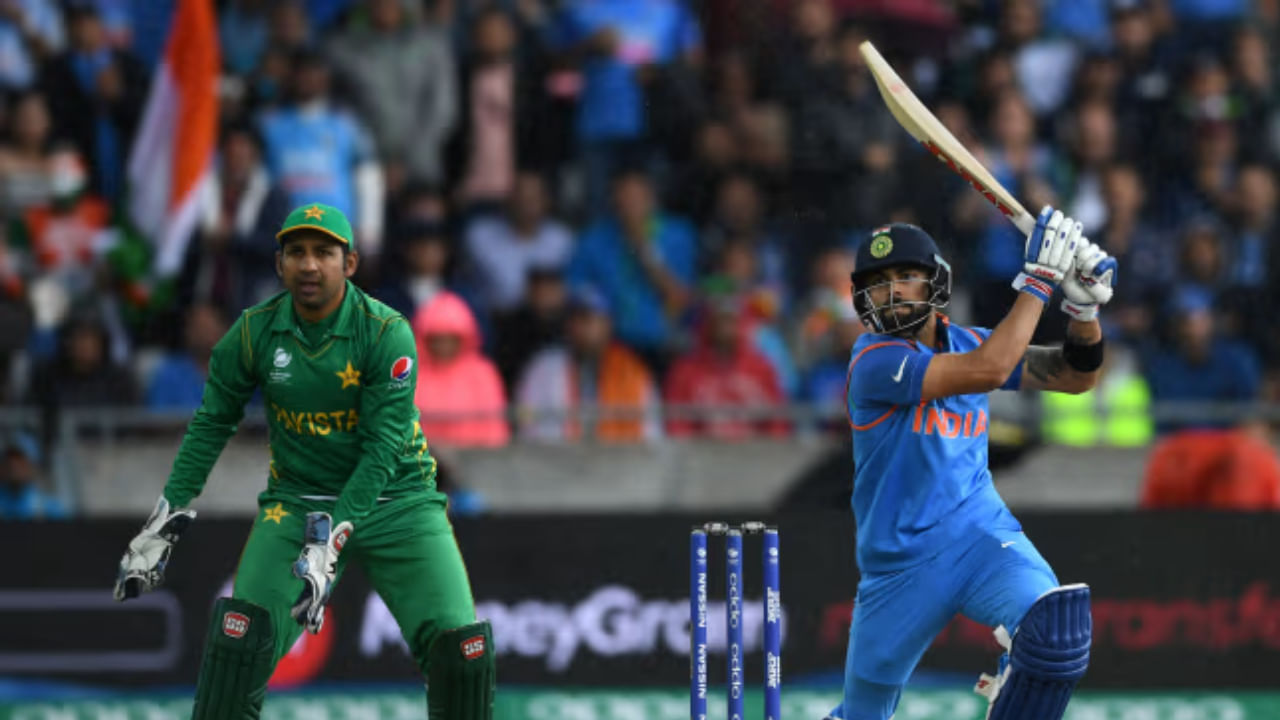 ಏಷ್ಯಾಕಪ್‌ನ ಏಕದಿನ ಸ್ವರೂಪದ ಬಗ್ಗೆ ಹೇಳುವುದಾದರೆ, ಎರಡೂ ತಂಡಗಳ ನಡುವೆ ಒಟ್ಟು 15 ಪಂದ್ಯಗಳು ನಡೆದಿವೆ, ಅದರಲ್ಲಿ 5 ಪಂದ್ಯಗಳನ್ನು ಪಾಕಿಸ್ತಾನ ಗೆದ್ದಿದ್ದರೆ, 8 ಪಂದ್ಯಗಳನ್ನು ಭಾರತ ಗೆದ್ದಿದೆ. ಉಳಿದ 2 ಪಂದ್ಯಗಳು ಫಲಿತಾಂಶವಿಲ್ಲದೆ ಕೊನೆಗೊಂಡಿವೆ. ಏಷ್ಯಾಕಪ್‌ ಏಕದಿನ ಸ್ವರೂಪದಲ್ಲಿ ಭಾರತದ ವಿರುದ್ಧ ಪಾಕಿಸ್ತಾನ ಕೊನೆಯ ಬಾರಿಗೆ 2014 ರಲ್ಲಿ ಗೆಲುವು ಸಾಧಿಸಿತ್ತು.