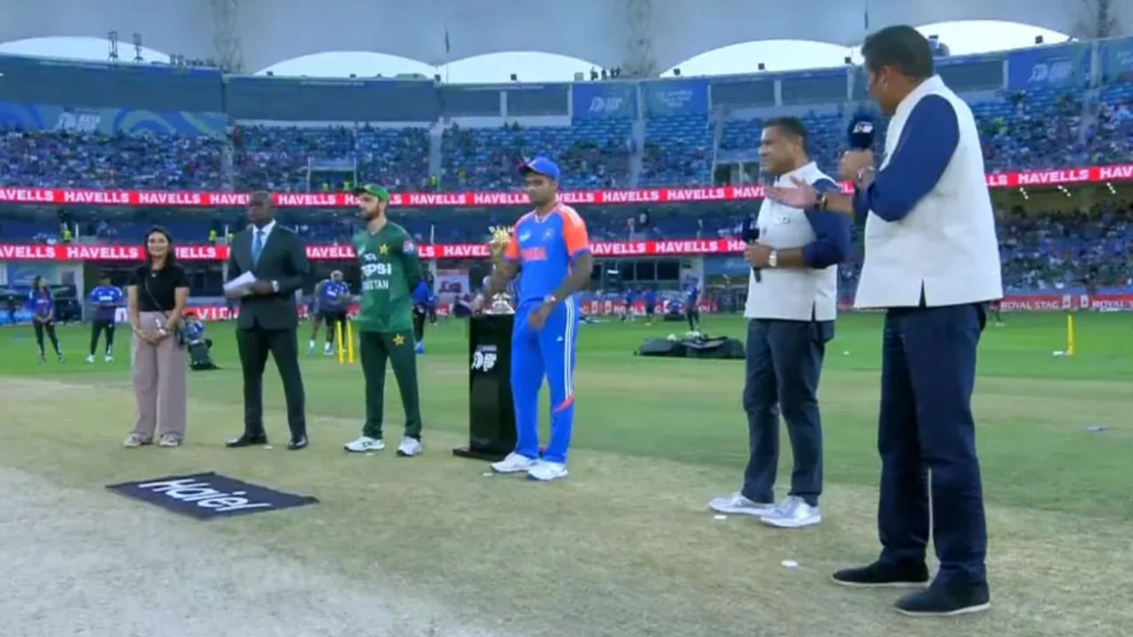 IND vs PAK: ಟಾಸ್ ಸಮಯದಲ್ಲೇ ವಿವಾದ; ರವಿಶಾಸ್ತ್ರಿ ಜೊತೆ ಮಾತನಾಡಲು ಒಪ್ಪದ ಸಲ್ಮಾನ್ ಆಘಾ IND vs PAK: ಟಾಸ್ ಸಮಯದಲ್ಲೇ ವಿವಾದ; ರವಿಶಾಸ್ತ್ರಿ ಜೊತೆ ಮಾತನಾಡಲು ಒಪ್ಪದ ಸಲ್ಮಾನ್ ಆಘಾ