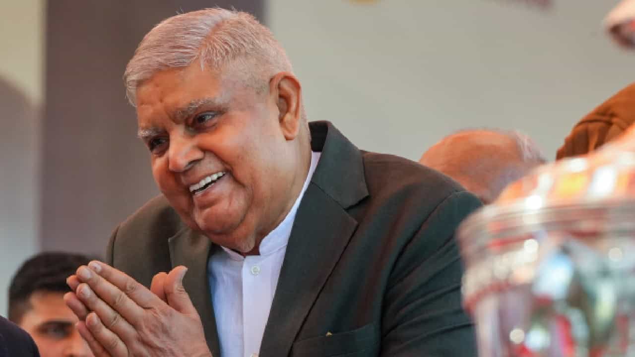 ಉಪರಾಷ್ಟ್ರಪತಿಯ ಸರ್ಕಾರಿ ಬಂಗಲೆ ಖಾಲಿ ಮಾಡಿದ ಜಗದೀಪ್ ಧನ್ಖರ್ ಖಾಸಗಿ ಫಾರ್ಮ್ಹೌಸ್ಗೆ ಶಿಫ್ಟ್ ಉಪರಾಷ್ಟ್ರಪತಿಯ ಸರ್ಕಾರಿ ಬಂಗಲೆ ಖಾಲಿ ಮಾಡಿದ ಜಗದೀಪ್ ಧನ್ಖರ್ ಖಾಸಗಿ ಫಾರ್ಮ್ಹೌಸ್ಗೆ ಶಿಫ್ಟ್