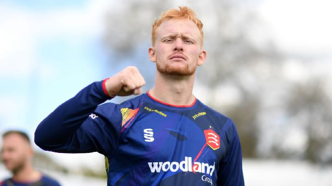 ಅದರಂತೆ ಸೆಪ್ಟೆಂಬರ್ 17 ರಿಂದ ಶುರುವಾಗಲಿರುವ ಇಂಗ್ಲೆಂಡ್-ಐರ್ಲೆಂಡ್ ನಡುವಣ 3 ಪಂದ್ಯಗಳ ಟಿ20 ಸರಣಿಯಲ್ಲಿ ಜೋರ್ಡನ್ ಕಾಕ್ಸ್ ಕೂಡ ಕಾಣಿಸಿಕೊಳ್ಳಲಿದ್ದಾರೆ. ಈ ಸರಣಿಯಲ್ಲಿ 24 ವರ್ಷದ ಯುವ ದಾಂಡಿಗ ಆರಂಭಿಕನಾಗಿ ಕಣಕ್ಕಿಳಿಯಲಿದ್ದಾರಾ ಕಾದು ನೋಡಬೇಕಿದೆ.