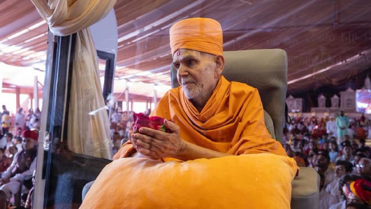 ಈ ದೇವಾಲಯದಲ್ಲಿ ಪ್ರವಚನಗಳು, ಭಕ್ತಿ ಸಂಗೀತ ಮತ್ತು ಸತ್ಸಂಗ ಕೂಟಗಳಿಗಾಗಿ ವಿಶಾಲವಾದ ಸಭಾಂಗಣವಿದೆ. ಮಕ್ಕಳ ಉದ್ಯಾನವನವೂ ಇದೆ. ಈ BAPS ದೇವಾಲಯವು ಸಂಪೂರ್ಣವಾಗಿ ಜೋಧಪುರದ ಮರಳುಗಲ್ಲಿನಿಂದ ಮಾಡಲ್ಪಟ್ಟಿದೆ.