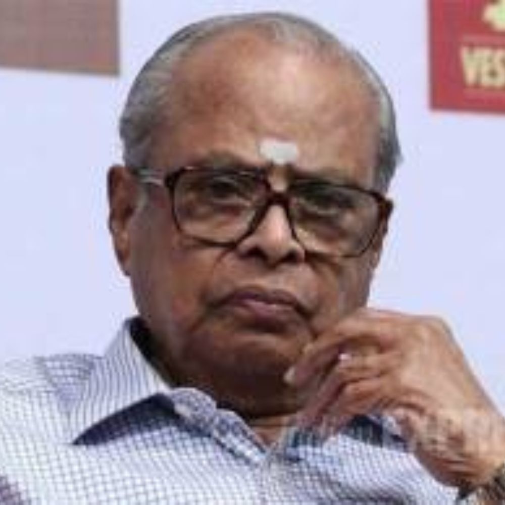 ರಜನೀಕಾಂತ್ ಅವರಿಗೆ ಅವಕಾಶ ಕೊಟ್ಟ ನಿರ್ದೇಶಕ ಮಾತ್ರವಲ್ಲದೆ ತಮಿಳು ಮತ್ತು ಇನ್ನೂ ಕೆಲವು ಭಾಷೆಗಳಲ್ಲಿ ಹಲವು ಅತ್ಯದ್ಭುತ ಸಿನಿಮಾಗಳನ್ನು ನಿರ್ದೇಶಿಸಿರುವ ಕೆ ಬಾಲಚಂದರ್ ಅವರಿಗೆ 2010 ರಲ್ಲಿ ಫಾಲ್ಕೆ ಪ್ರಶಸ್ತಿ ನೀಡಲಾಯ್ತು.