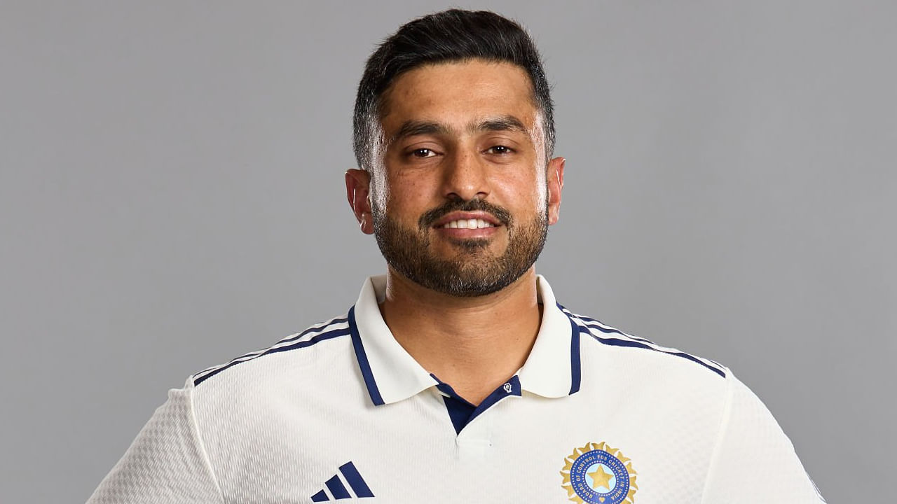 ಇನ್ನು ಇಂಗ್ಲೆಂಡ್ ವಿರುದ್ಧದ ಸರಣಿಯಲ್ಲಿ 4 ಪಂದ್ಯಗಳನ್ನಾಡಿದ್ದ ಕರ್ನಾಟಕದ ಹಿರಿಯ ಬ್ಯಾಟರ್ ಕರುಣ್ ನಾಯರ್ಗೆ ಈ ಬಾರಿ ಸ್ಥಾನ ಲಭಿಸಿಲ್ಲ. ಆಂಗ್ಲರ ವಿರುದ್ಧದ ಸರಣಿಯಲ್ಲಿ ಕಳಪೆ ಪ್ರದರ್ಶನ ನೀಡಿದ್ದ ಕಾರಣ ಕರುಣ್ ಅವರನ್ನು ಕೈ ಬಿಡಲಾಗಿದೆ. ಇದಾಗ್ಯೂ ಭಾರತ ತಂಡದಲ್ಲಿ ಮೂವರು ಕನ್ನಡಿಗರು ಕಾಣಿಸಿಕೊಂಡಿದ್ದಾರೆ. ಅವರೆಂದರೆ....