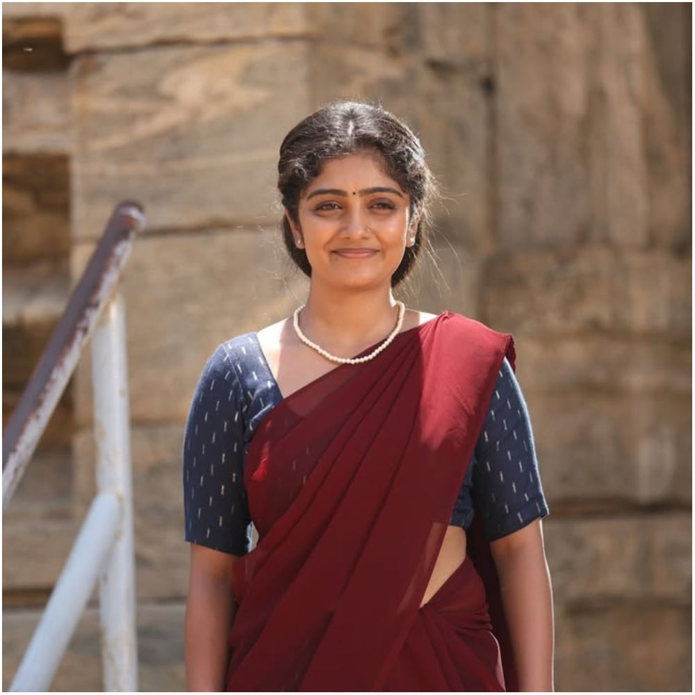 ಕಾವ್ಯಾ ಶೈವ: ಕೆಂಡ ಸಂಪಿಗೆ ಧಾರಾವಾಹಿ ಮಾಡಿ ಫೇಮಸ್ ಆದ ಕಾವ್ಯಾ ಶೈವ ಅವರು ಇತ್ತೀಚೆಗೆ ‘ಕೊತ್ತಲವಾಡಿ’ ಸಿನಿಮಾ ಮಾಡಿದರು. ಈ ಚಿತ್ರ ಹೆಚ್ಚು ಗಮನ ಸೆಳೆಯಲೇ ಇಲ್ಲ. ಈಗ ಅವರು ನೇರವಾಗಿ ದೊಡ್ಮನೆಗೆ ಬಂದಿದ್ದಾರೆ.