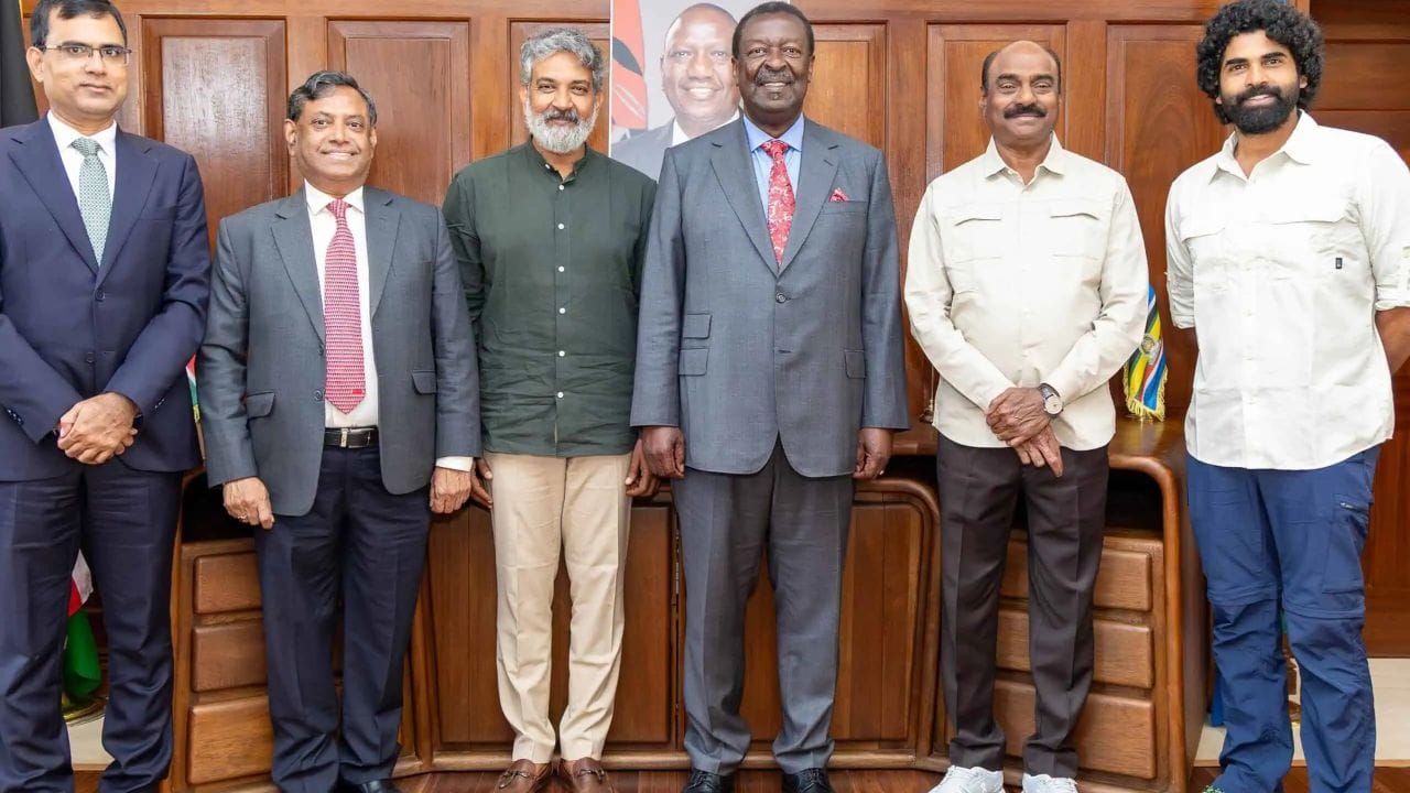 ಕೀನ್ಯಾ ವಿದೇಶ ವ್ಯವಹಾರ ಸಚಿವರ ಭೇಟಿಯಾದ ರಾಜಮೌಳಿ ಕೀನ್ಯಾ ವಿದೇಶ ವ್ಯವಹಾರ ಸಚಿವರ ಭೇಟಿಯಾದ ರಾಜಮೌಳಿ