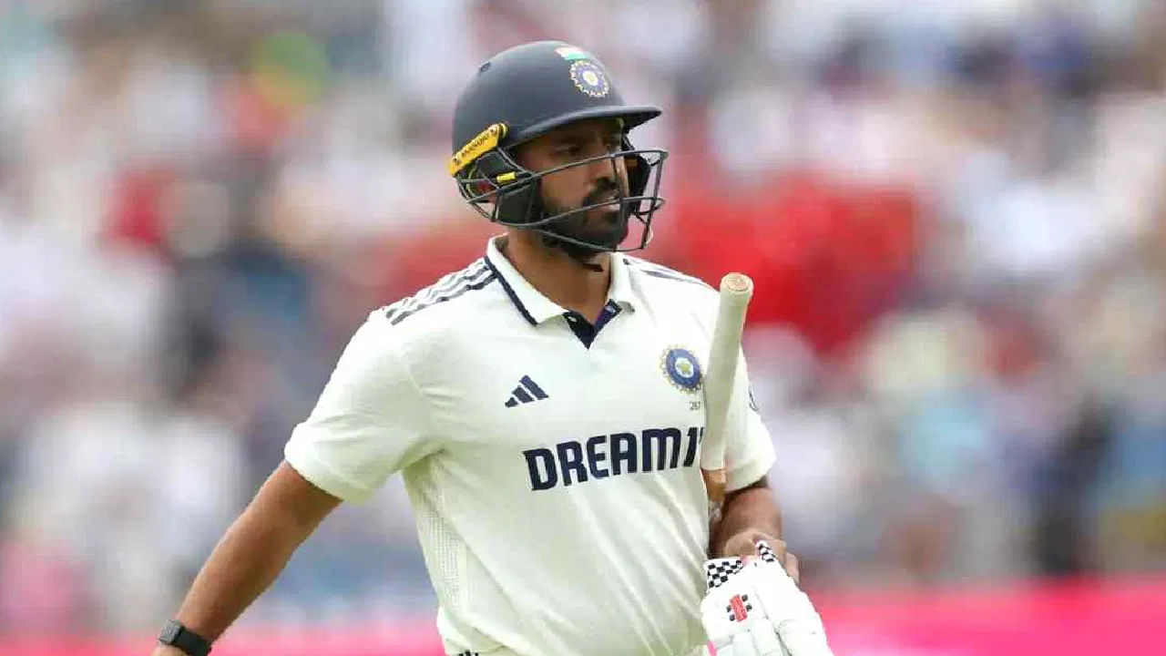 ಅಂದರೆ ಇಂಗ್ಲೆಂಡ್ ವಿರುದ್ಧ 8 ಇನಿಂಗ್ಸ್ ಆಡಿದ್ದ ಕರುಣ್ ನಾಯರ್ ಕಲೆಹಾಕಿರುವುದು ಕೇವಲ 205 ರನ್​ಗಳು ಮಾತ್ರ. ಹೀಗಾಗಿಯೇ ವೆಸ್ಟ್ ಇಂಡೀಸ್ ವಿರುದ್ಧದ ಸರಣಿಯಿಂದ ಕರುಣ್ ಅವರನ್ನು ಕೈ ಬಿಡಲು ಬಿಸಿಸಿಐ ಆಯ್ಕೆ ಸಮಿತಿ ನಿರ್ಧರಿಸಿದೆ ಎಂದು ವರದಿಯಾಗಿದೆ. ಅಲ್ಲದೆ ಅವರ ಬದಲಿಗೆ ಮಧ್ಯಮ ಕ್ರಮಾಂಕದಲ್ಲಿ ಯುವ ದಾಂಡಿಗನಿಗೆ ಚಾನ್ಸ್ ನೀಡುವ ಬಗ್ಗೆ ಚರ್ಚಿಸಲಾಗಿದೆ. ಹೀಗಾಗಿ ವೆಸ್ಟ್ ಇಂಡೀಸ್ ವಿರುದ್ಧದ ಸರಣಿಯಲ್ಲಿ ಕರುಣ್ ನಾಯರ್ ಕಾಣಿಸಿಕೊಳ್ಳುವ ಸಾಧ್ಯತೆಯಿಲ್ಲ.