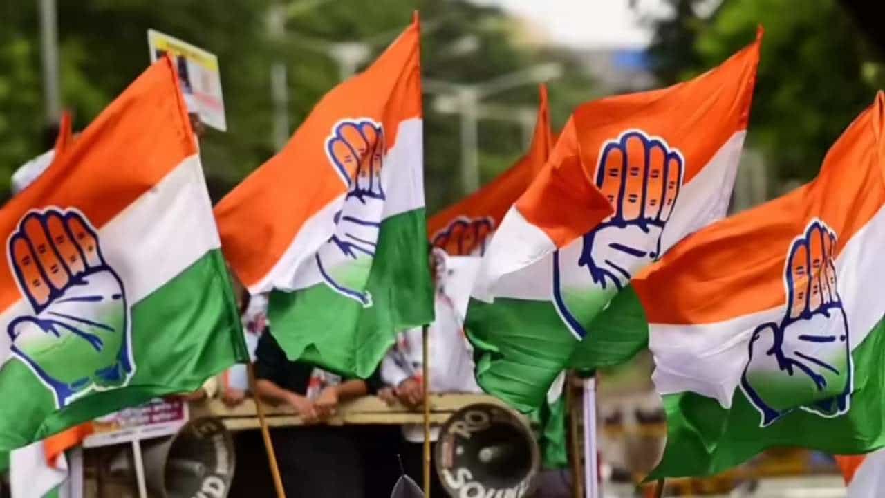 ಕಾಂಗ್ರೆಸ್ ಭವನಕ್ಕೆ ಸರ್ಕಾರದಿಂದ ಜಾಗ ಮಂಜೂರು: ಸಿಎಂ ಸೇರಿ ಹಲವರ ವಿರುದ್ಧ ಇಡಿಗೆ ದೂರು ಕಾಂಗ್ರೆಸ್ ಭವನಕ್ಕೆ ಸರ್ಕಾರದಿಂದ ಜಾಗ ಮಂಜೂರು: ಸಿಎಂ ಸೇರಿ ಹಲವರ ವಿರುದ್ಧ ಇಡಿಗೆ ದೂರು