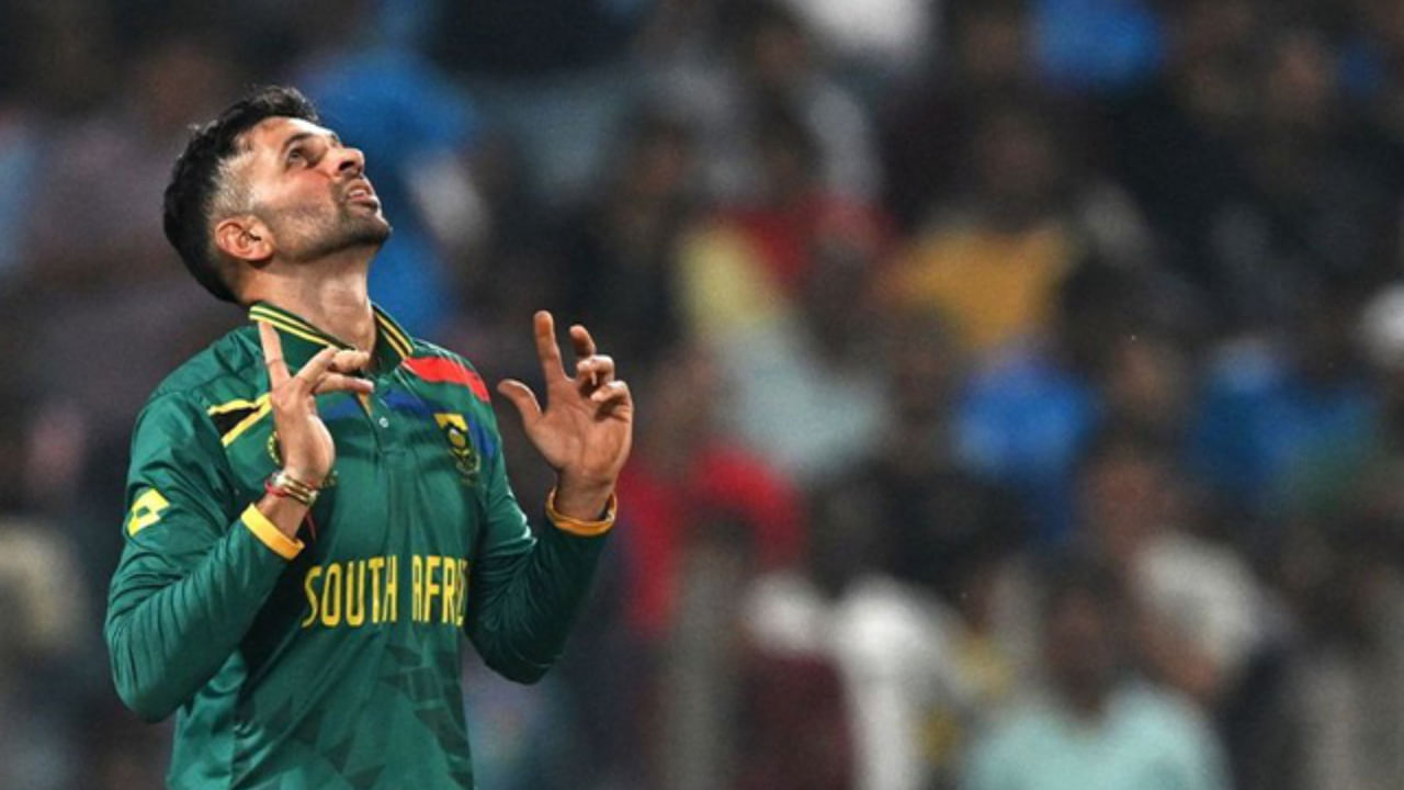 ಏಕದಿನ ಕ್ರಿಕೆಟ್‌ನ ನಂಬರ್-1 ಬೌಲರ್ ಎನಿಸಿಕೊಂಡಿರುವ ಕೇಶವ್ ಮಹಾರಾಜ್ ಕೂಡ ಈ ಬಾರಿ ಪ್ರಿಟೋರಿಯಾ ಕ್ಯಾಪಿಟಲ್ಸ್‌ನ ಭಾಗವಾದರು. ಕೇಶವ್ ಮಹಾರಾಜ್ ಅವರನ್ನು ಪ್ರಿಟೋರಿಯಾ ಕ್ಯಾಪಿಟಲ್ಸ್ 1.7 ಮಿಲಿಯನ್ ರಾಂಡ್‌ಗೆ ಖರೀದಿಸಿತು.
