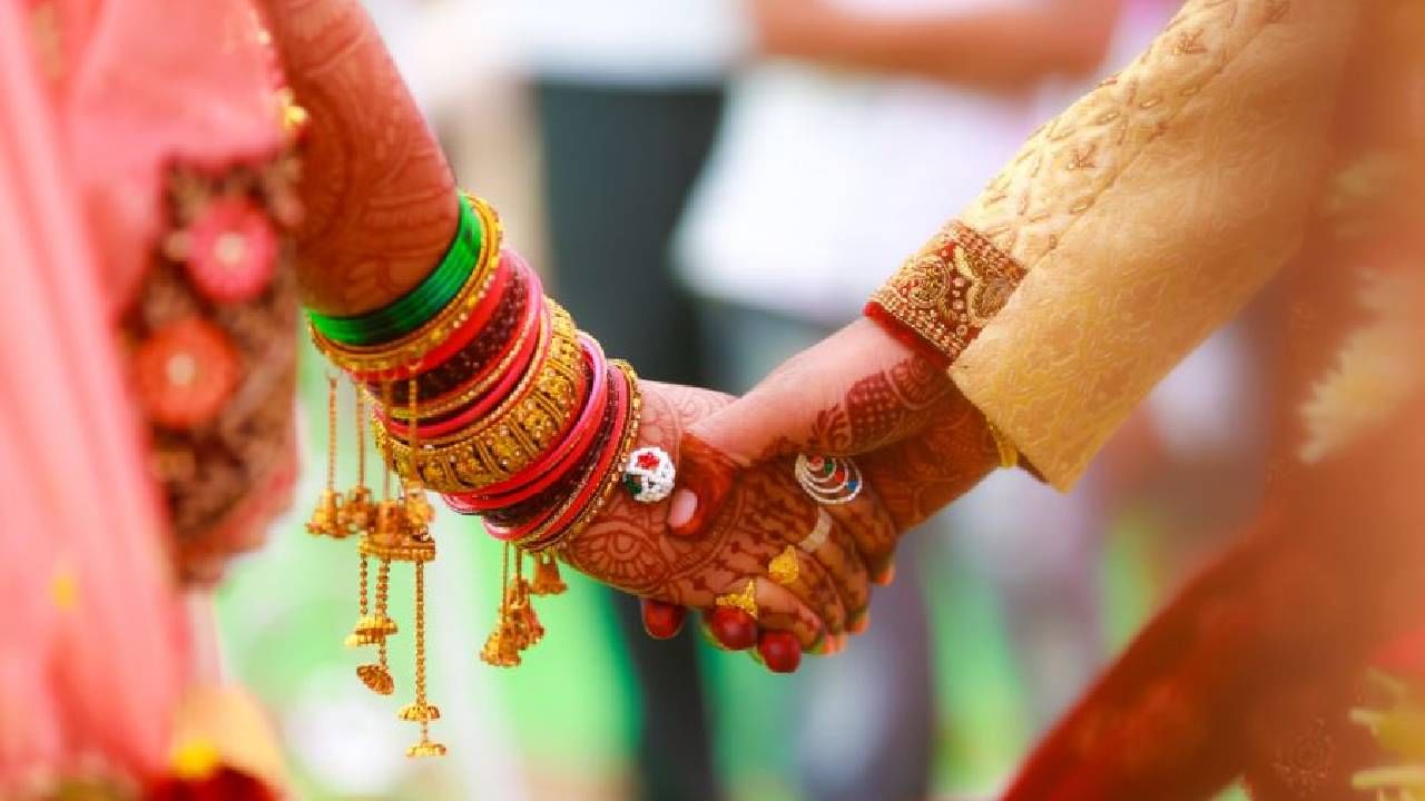 Friday Puja: ಮದುವೆ ವಿಳಂಬ ಆಗ್ತಾ ಇದ್ರೆ ಶುಕ್ರವಾರ ಈ ಪರಿಹಾರ ಪ್ರಯತ್ನಿಸಿ Friday Puja: ಮದುವೆ ವಿಳಂಬ ಆಗ್ತಾ ಇದ್ರೆ ಶುಕ್ರವಾರ ಈ ಪರಿಹಾರ ಪ್ರಯತ್ನಿಸಿ