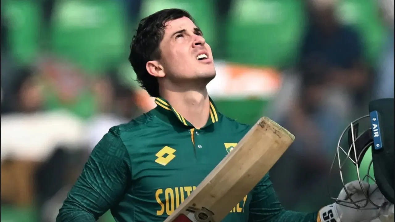 ಈ 85 ರನ್​ಗಳೊಂದಿಗೆ ಬ್ರೀಟ್ಝ್​ಕೆ ಏಕದಿನ ಕ್ರಿಕೆಟ್​ನಲ್ಲಿ 400+ ರನ್​ಗಳಿಸಿದ ಸಾಧನೆ ಮಾಡಿದ್ದಾರೆ. ಅದು ಕೂಡ ಕೇವಲ 5 ಪಂದ್ಯಗಳ ಮೂಲಕ ಎಂಬುದು ವಿಶೇಷ. ಅಂದರೆ ಏಕದಿನ ಕ್ರಿಕೆಟ್​ ಇತಿಹಾಸದಲ್ಲೇ ಮೊದಲ 5 ಮ್ಯಾಚ್​ಗಳ ಮೂಲಕ 400+ ರನ್ ಕಲೆಹಾಕಿದ ವಿಶ್ವ ಮೊದಲ ಬ್ಯಾಟರ್ ಎಂಬ ಹೆಗ್ಗಳಿಕೆಯನ್ನು ಮ್ಯಾಥ್ಯೂ ಬ್ರೀಟ್ಝ್​ಕೆ ತಮ್ಮಾಗಿಸಿಕೊಂಡಿದ್ದಾರೆ.