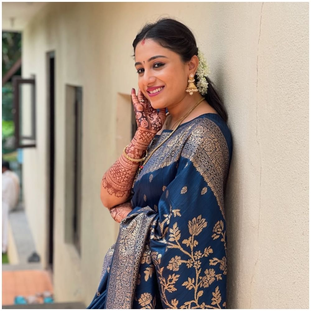 ಮೇಘಾ ಅವರು ಮಾಡೆಲ್ ಆಗಿ ಗಮನ ಸೆಳೆದವರು. ಅವರು ‘ಅಮೃತಧಾರೆ’ ಧಾರಾವಾಹಿಯಲ್ಲಿ ಒಂದು ಪಾತ್ರ ಮಾಡಿದ್ದಾರೆ. ಅವರು ಈಗ ನಿಶ್ಚಿತಾರ್ಥ ಮಾಡಿಕೊಂಡಿದ್ದಕ್ಕೆ ಎಲ್ಲರೂ ಶುಭ ಕೋರುತ್ತಾ ಇದ್ದಾರೆ.