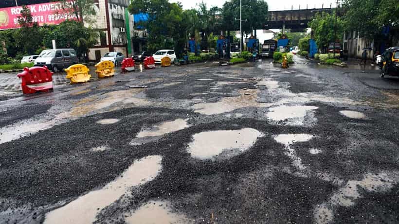 ಬೆಂಗಳೂರಿನ ರಸ್ತೆ ಗುಂಡಿಗಳ ಬಗ್ಗೆ ಧ್ವನಿ ಎತ್ತಿದ ಐಟಿ ದಿಗ್ಗಜರು: ಕಂಪನಿ ಸ್ಥಳಾಂತರಕ್ಕೆ ನಿರ್ಧಾರ
