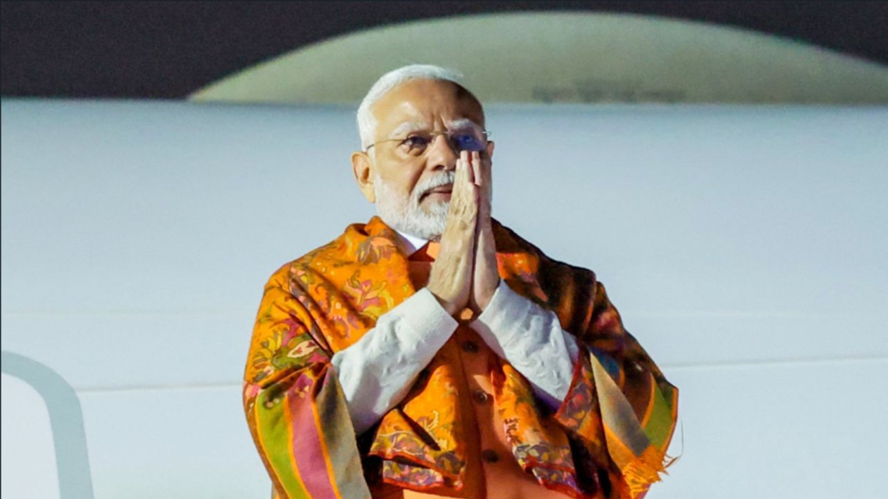 ಹಿಂದೂ ಹೃದಯ ಸಾಮ್ರಾಟ, ಭಾರತದ ಸಾಂಸ್ಕೃತಿಕ ರಾಯಭಾರಿ, ವಿಶ್ವ ಕಂಡ ಧೀರೋದ್ದಾತ ನಾಯಕ ನೋಬೆಲ್ ಪ್ರಶಸ್ತಿ ಪಡೆಯುವ ಭಾರತದ ಮೊಟ್ಟ ಮೊದಲ ಪ್ರಧಾನಿ ನರೇಂದ್ರ ಮೋದಿಯವರಿಗೆ ಜನ್ಮದಿನದ ಶುಭಾಶಯಗಳು ನಮೋ ನಮಃ....