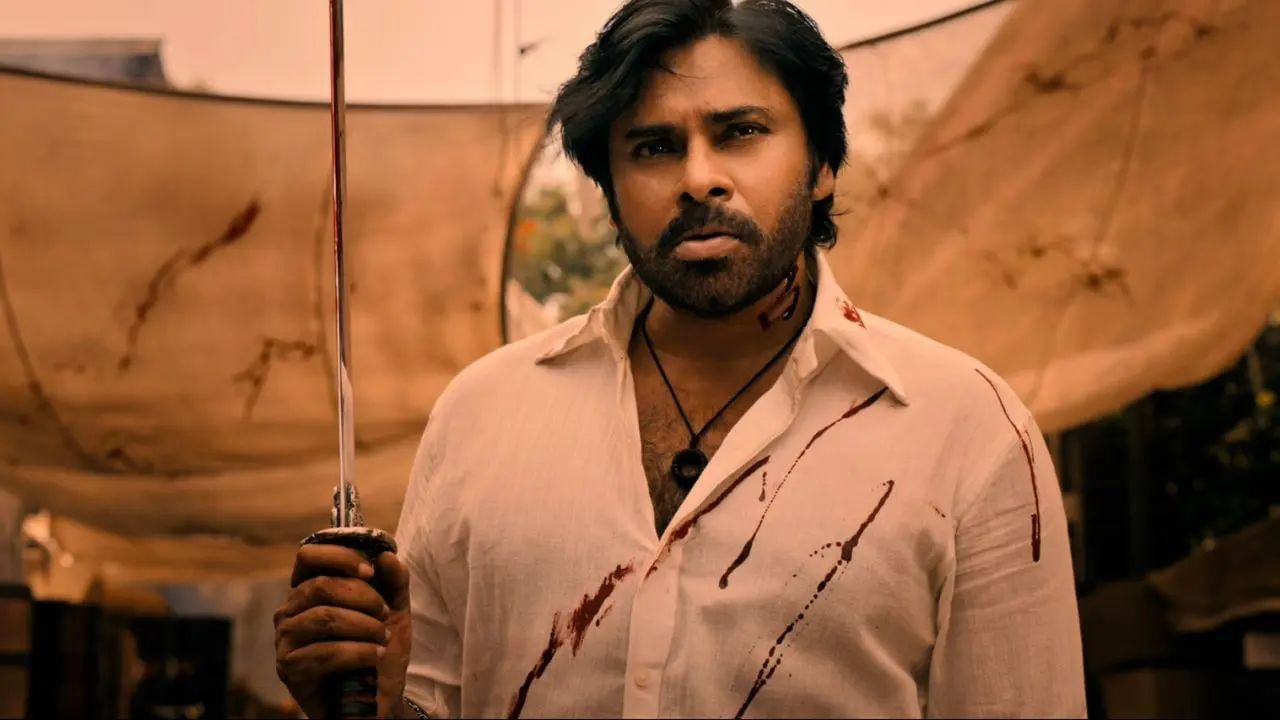 ಕೋರ್ಟ್ ಆದೇಶದ ಬೆನ್ನಲ್ಲೆ ಬೆಂಗಳೂರಿನಲ್ಲಿ ಲೂಟಿಗಿಳಿದ ‘ಓಜಿ’, ಟಿಕೆಟ್ ಬೆಲೆ ಗಗನಕ್ಕೆ ಕೋರ್ಟ್ ಆದೇಶದ ಬೆನ್ನಲ್ಲೆ ಬೆಂಗಳೂರಿನಲ್ಲಿ ಲೂಟಿಗಿಳಿದ ‘ಓಜಿ’, ಟಿಕೆಟ್ ಬೆಲೆ ಗಗನಕ್ಕೆ