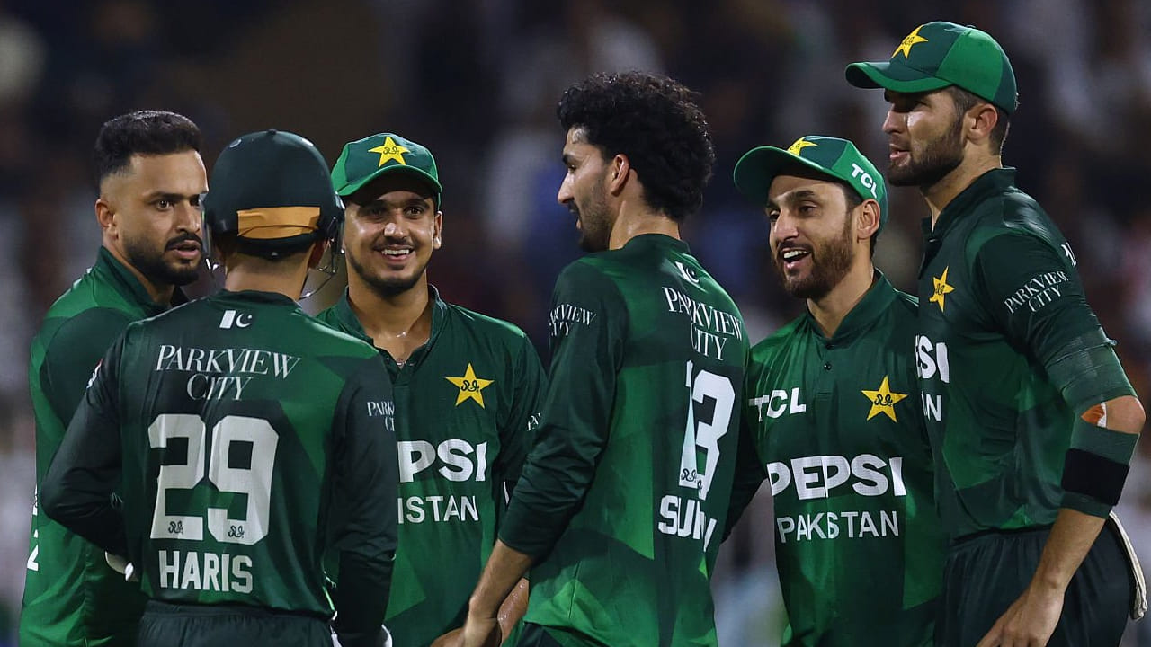 ಈ ಹಿಂದೆ ಶಾರ್ಜಾ ಮೈದಾನದಲ್ಲಿ ಅತ್ಯಧಿಕ ಗೆಲುವು ದಾಖಲಿಸಿದ ದಾಖಲೆ ಪಾಕಿಸ್ತಾನ್ ತಂಡದ ಹೆಸರಿನಲ್ಲಿತ್ತು. ಪಾಕ್ ಪಡೆಯು ಶಾರ್ಜಾ ಕ್ರಿಕೆಟ್ ಸ್ಟೇಡಿಯಂನಲ್ಲಿ ಆಡಿದ 32 ಪಂದ್ಯಗಳಲ್ಲಿ 18 ಗೆಲುವು ದಾಖಲಿಸಿ ಈ ವಿಶೇಷ ದಾಖಲೆ ನಿರ್ಮಿಸಿತ್ತು. ಆದರೆ ಈ ಬಾರಿಯ ತ್ರಿಕೋನ ಸರಣಿಯ ಮೂಲಕ ಪಾಕ್ ದಾಖಲೆ ಮುರಿಯುವಲ್ಲಿ ಅಫ್ಘಾನಿಸ್ತಾನ್ ಯಶಸ್ವಿಯಾಗಿದೆ.