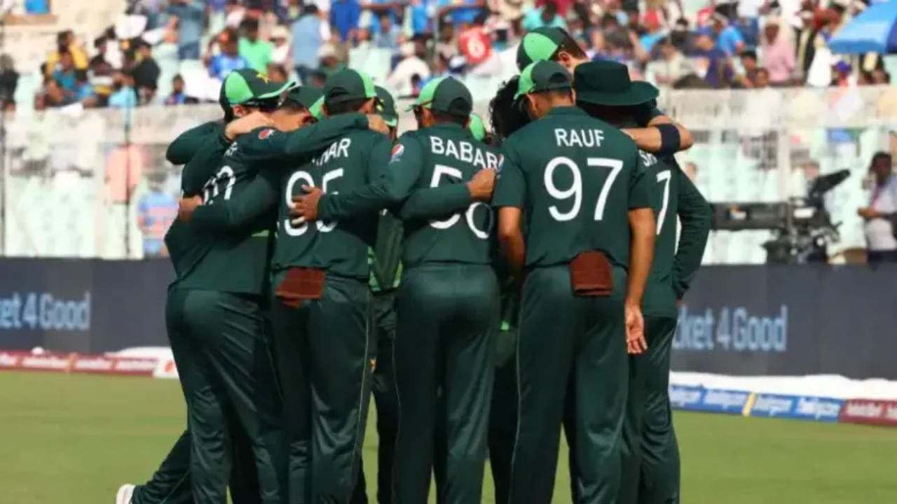 ಹಾಗೆಯೇ ಪಾಕಿಸ್ತಾನ ತಂಡದಲ್ಲಿರುವ 5 ಆಟಗಾರರು ಸಿ ದರ್ಜೆಗೆ ಸೇರಿದ್ದಾರೆ, ಅವರಲ್ಲಿ ಫಹೀಮ್ ಅಶ್ರಫ್, ಹಸನ್ ನವಾಜ್, ಮೊಹಮ್ಮದ್ ಹ್ಯಾರಿಸ್, ಮೊಹಮ್ಮದ್ ನವಾಜ್ ಮತ್ತು ಶಾಹಿಬ್ಜಾದಾ ಫರ್ಹಾನ್ ಸೇರಿದ್ದಾರೆ. ಅವರಲ್ಲಿ ಪ್ರತಿಯೊಬ್ಬರ ವಾರ್ಷಿಕ ವೇತನ ಭಾರತೀಯ ಕರೆನ್ಸಿಯಲ್ಲಿ 93 ಲಕ್ಷ, 90 ಸಾವಿರ, 300 ರೂ. ಅಂದರೆ ಈ ಐದು ಆಟಗಾರರ ಒಟ್ಟು ಮೊತ್ತ 4 ಕೋಟಿ, 69 ಲಕ್ಷ, 51 ಸಾವಿರ, 500 ರೂ.