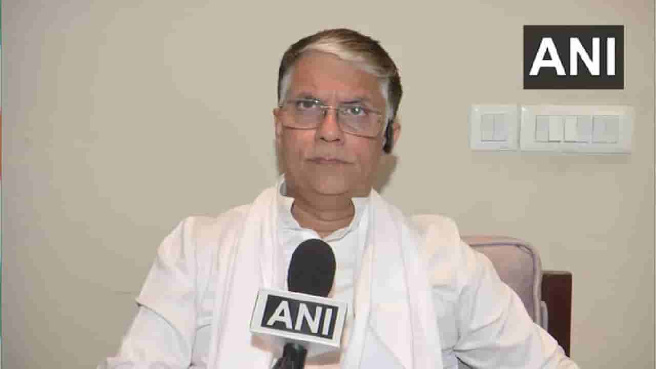 ಬೆಂಗಳೂರಿನ 1 ಲಕ್ಷ ನಕಲಿ ಮತದಾರರಿಗೇಕೆ ನೋಟಿಸ್ ನೀಡಿಲ್ಲ? ಚುನಾವಣಾ ಆಯೋಗಕ್ಕೆ ಪವನ್ ಖೇರಾ ಪ್ರಶ್ನೆ