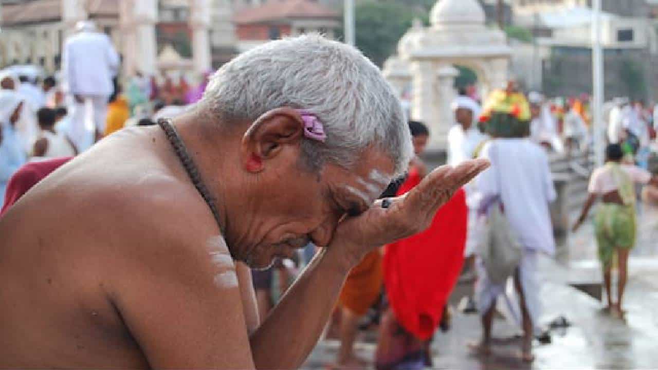 Pitru Stotram: ಪಿತೃ ಪಕ್ಷದ ಸಮಯದಲ್ಲಿ ಈ ಸ್ತೋತ್ರಗಳನ್ನು ಪಠಿಸಲು ಮರೆಯದಿರಿ
