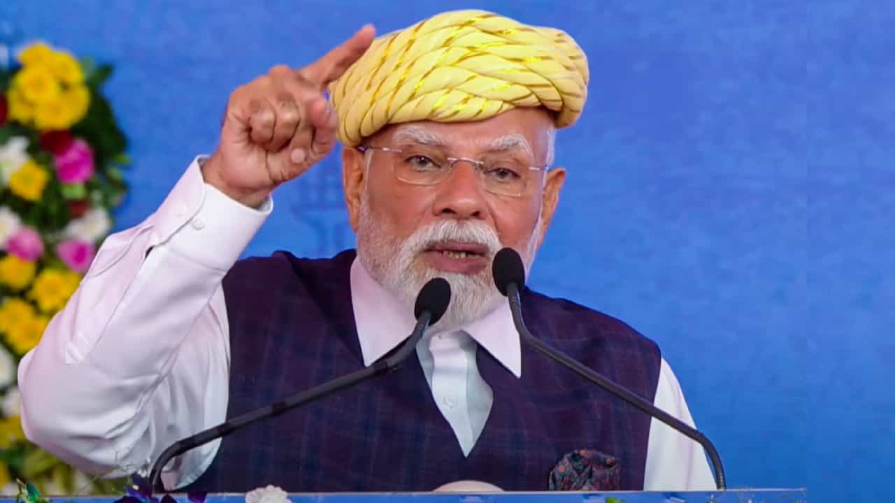 ವಿದೇಶಿ ಅವಲಂಬನೆಯೇ ನಮ್ಮ ಅತಿದೊಡ್ಡ ಶತ್ರು; ಪ್ರಧಾನಿ ಮೋದಿ ಮಹತ್ವದ ಹೇಳಿಕೆ ವಿದೇಶಿ ಅವಲಂಬನೆಯೇ ನಮ್ಮ ಅತಿದೊಡ್ಡ ಶತ್ರು; ಪ್ರಧಾನಿ ಮೋದಿ ಮಹತ್ವದ ಹೇಳಿಕೆ