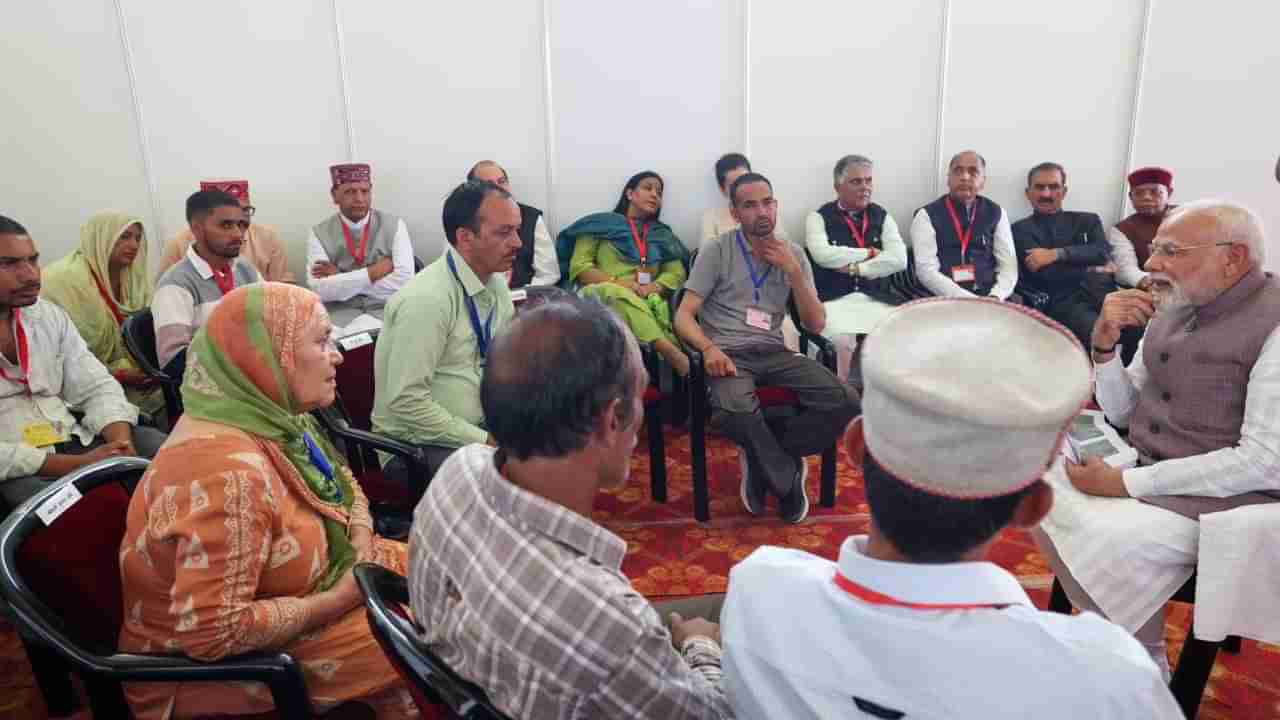 ಪ್ರವಾಹ ಪೀಡಿತ ಹಿಮಾಚಲ ಪ್ರದೇಶಕ್ಕೆ ಪ್ರಧಾನಿ ಮೋದಿ ಭೇಟಿ; ಸಂತ್ರಸ್ತರಿಗೆ 1,500 ಕೋಟಿ ರೂ. ನೆರವು ಘೋಷಣೆ