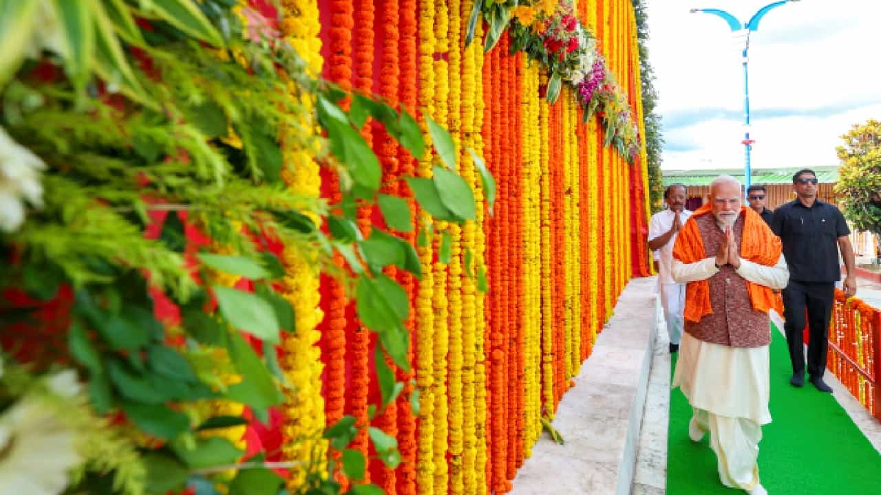 ಜೀರ್ಣೋದ್ಧಾರಗೊಂಡ ಪುರಾತನ ತ್ರಿಪುರ ಸುಂದರಿ ದೇವಾಲಯ ಉದ್ಘಾಟಿಸಿದ ಪ್ರಧಾನಿ ಮೋದಿ
