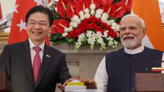 Video: ಕಿಮ್-ಪುಟಿನ್ ಭೇಟಿ ಬಳಿಕ ಕಿಮ್ ಕುಳಿತಿದ್ದಕ್ಕೆ ಕುರುಹೇ ಸಿಗದಂತೆ ಕುರ್ಚಿ ಸೇರಿ ಎಲ್ಲವನ್ನೂ ಸ್ವಚ್ಛಗೊಳಿಸಿದ ಸರ್ವಾಧಿಕಾರಿ ತಂಡ