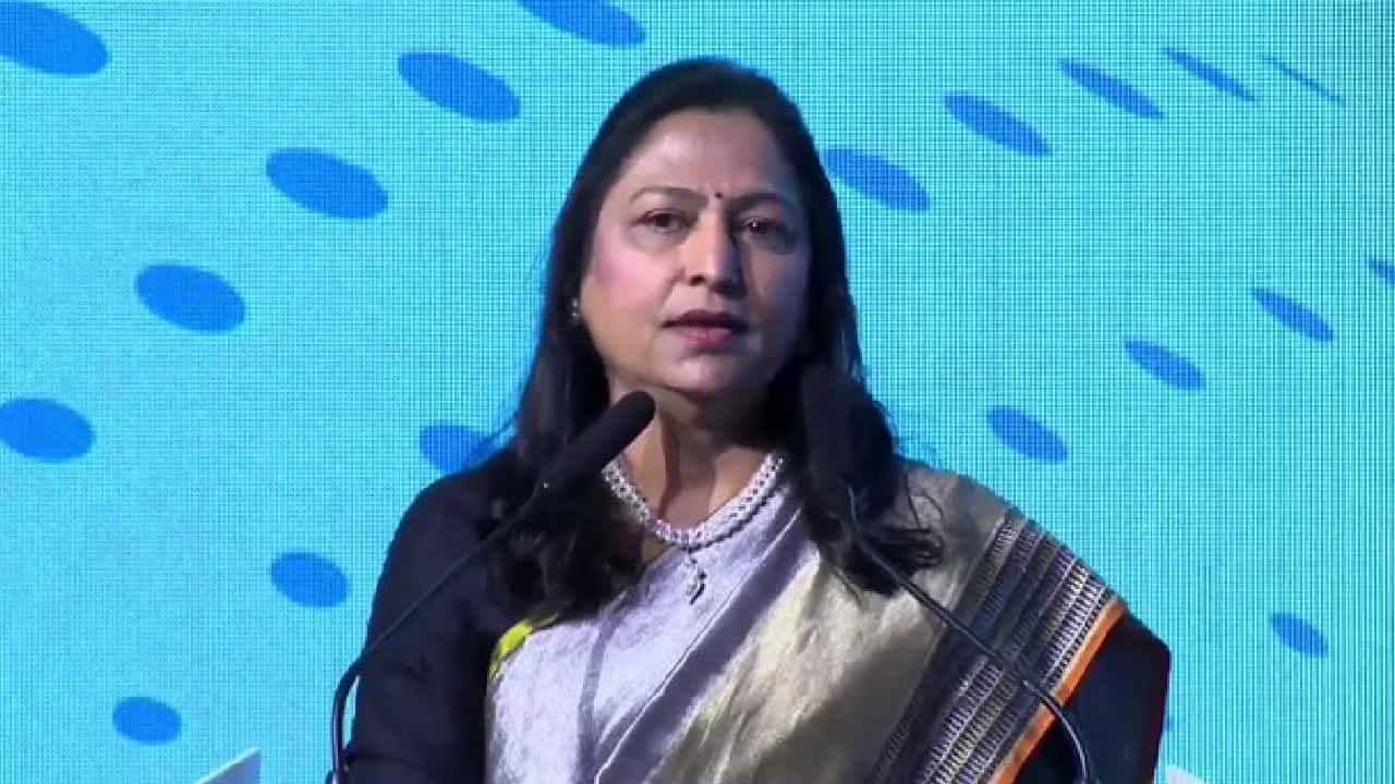 ಬರಗಾಲದಲ್ಲೂ ಬೀಜ ಬಿತ್ತುವ ಮನಸ್ಥಿತಿ ಇದ್ದಾಗ ನಿಜವಾದ ಬದಲಾವಣೆ ಸಾಧ್ಯ; ಡಾ. ಪ್ರೀತಿ ಅದಾನಿ ಸ್ಪೂರ್ತಿದಾಯಕ ಭಾಷಣ