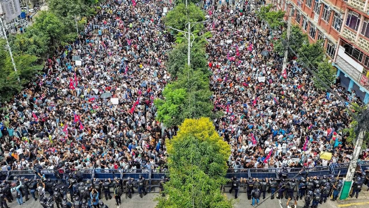 Video: ನೇಪಾಳದಲ್ಲಿ ಭುಗಿಲೆದ್ದ ಹಿಂಸಾಚಾರ, ಮಾಜಿ ಪ್ರಧಾನಿ ಪ್ರಚಂಡ ಮನೆ ಧ್ವಂಸ