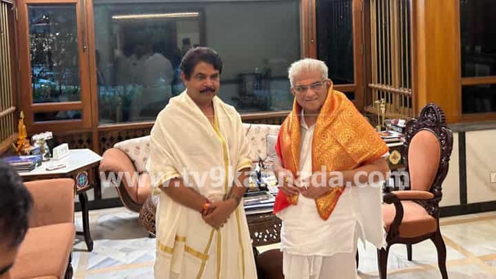 ಬಿಜೆಪಿಯಿಂದ ಇಂದು ಧರ್ಮಸ್ಥಳ ಚಲೋ ಬೃಹತ್ ಸಮಾವೇಶ: ವೀರೇಂದ್ರ ಹೆಗ್ಗಡೆ ಭೇಟಿಯಾದ ಆರ್ ಅಶೋಕ್ ಬಿಜೆಪಿಯಿಂದ ಇಂದು ಧರ್ಮಸ್ಥಳ ಚಲೋ ಬೃಹತ್ ಸಮಾವೇಶ: ವೀರೇಂದ್ರ ಹೆಗ್ಗಡೆ ಭೇಟಿಯಾದ ಆರ್ ಅಶೋಕ್