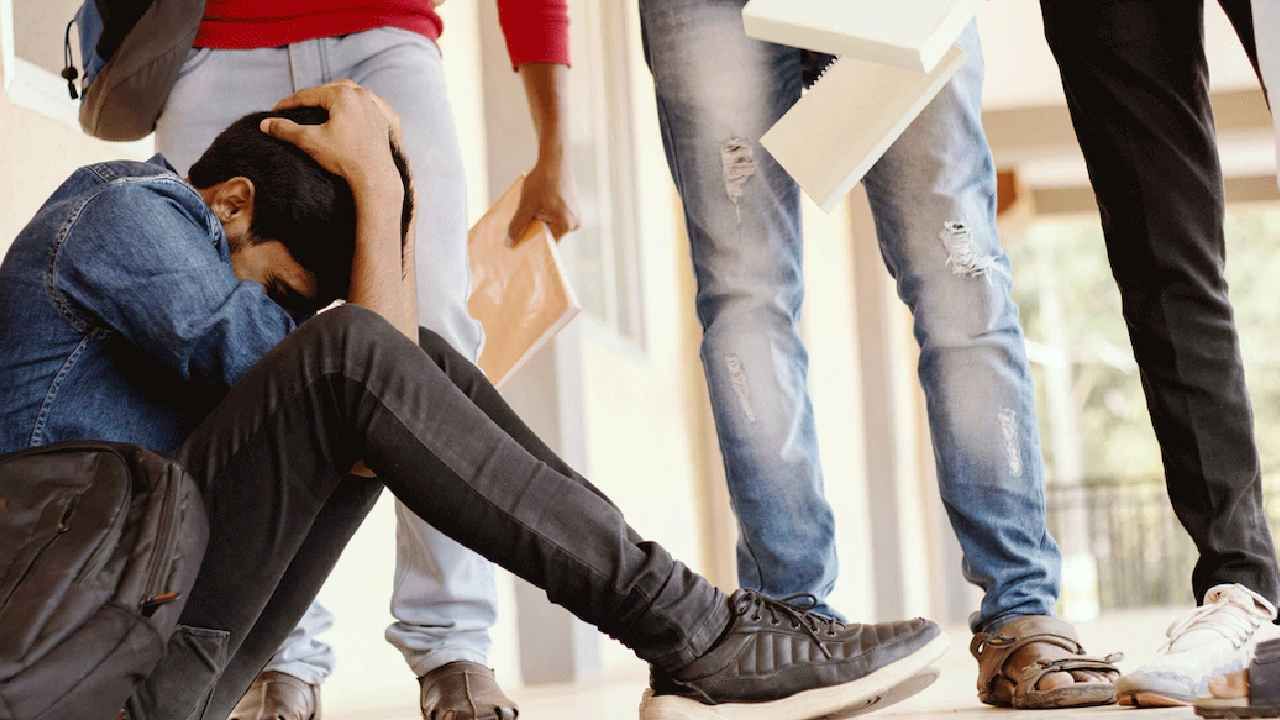 ಹೊಸದಾಗಿ ಹಾಸ್ಟೆಲ್​​​ಗೆ ಬಂದ ವಿದ್ಯಾರ್ಥಿಗೆ ರ್ಯಾಗಿಂಗ್, ದೂರು ನೀಡಿದ್ದಕ್ಕೆ ಬೆತ್ತಲೆಗೊಳಿಸಿ ವಿಕೃತಿ