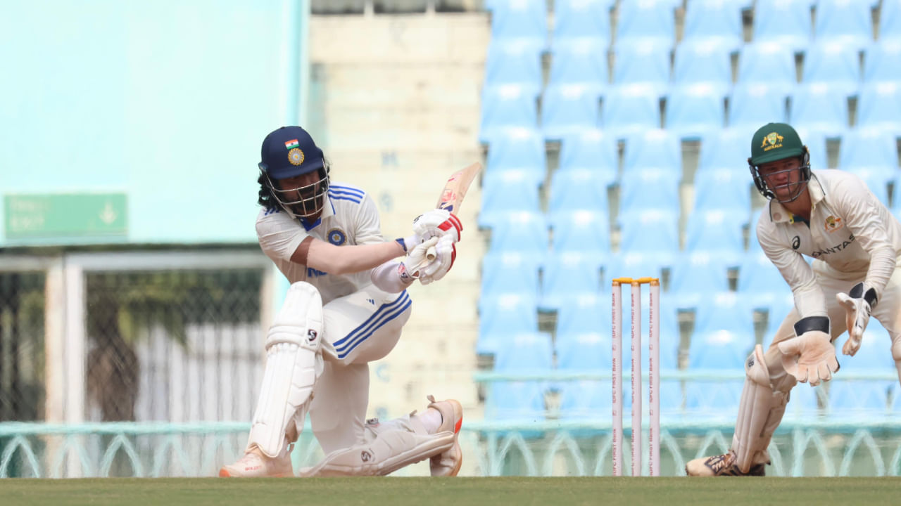 ಈ ಪಂದ್ಯದ ಮೊದಲ ಇನ್ನಿಂಗ್ಸ್​ನಲ್ಲಿ ಕೇವಲ 11 ರನ್​ಗಳಿಗೆ ಸುಸ್ತಾಗಿದ್ದ ರಾಹುಲ್, ಎರಡನೇ ಇನ್ನಿಂಗ್ಸ್​ನಲ್ಲಿ ಸುಡುವ ಜ್ವರದ ನಡುವೆಯೂ ಅಜೇಯ 176 ರನ್ ಬಾರಿಸಿದರು. ತಮ್ಮ ಇನ್ನಿಂಗ್ಸ್​ನಲ್ಲಿ 210 ಎಸೆತಗಳನ್ನು ಎದುರಿಸಿದ ರಾಹುಲ್ 16 ಬೌಂಡರಿ ಹಾಗೂ 4 ಸಿಕ್ಸರ್ ಸಹಿತ 176 ರನ್ ಬಾರಿಸಿದರು.