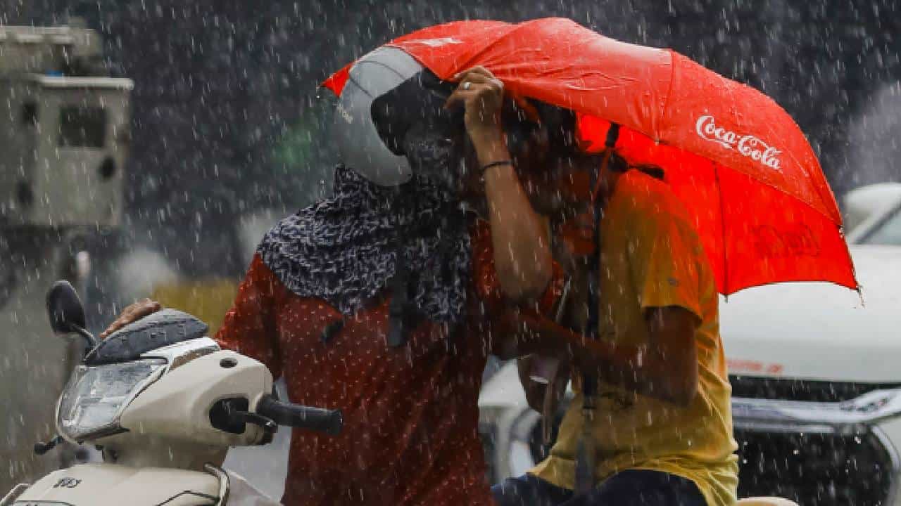 Karnataka Rains: ಬೆಂಗಳೂರು ಸೇರಿ, ಕರ್ನಾಟಕದ ಬಹುತೇಕ ಜಿಲ್ಲೆಗಳಲ್ಲಿ ಒಂದು ವಾರ ಮಳೆ, 7 ಜಿಲ್ಲೆಗಳಿಗೆ ಯೆಲ್ಲೋ ಅಲರ್ಟ್​