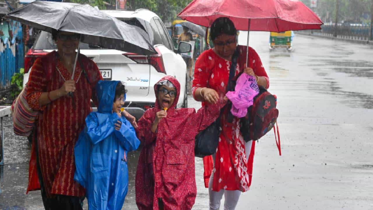 Karnataka Rains:ಕರ್ನಾಟಕದ ಉತ್ತರ ಒಳನಾಡಿನಲ್ಲಿ ಒಣಹವೆ, ಈ ಜಿಲ್ಲೆಗಳಲ್ಲಿ ಮಳೆ