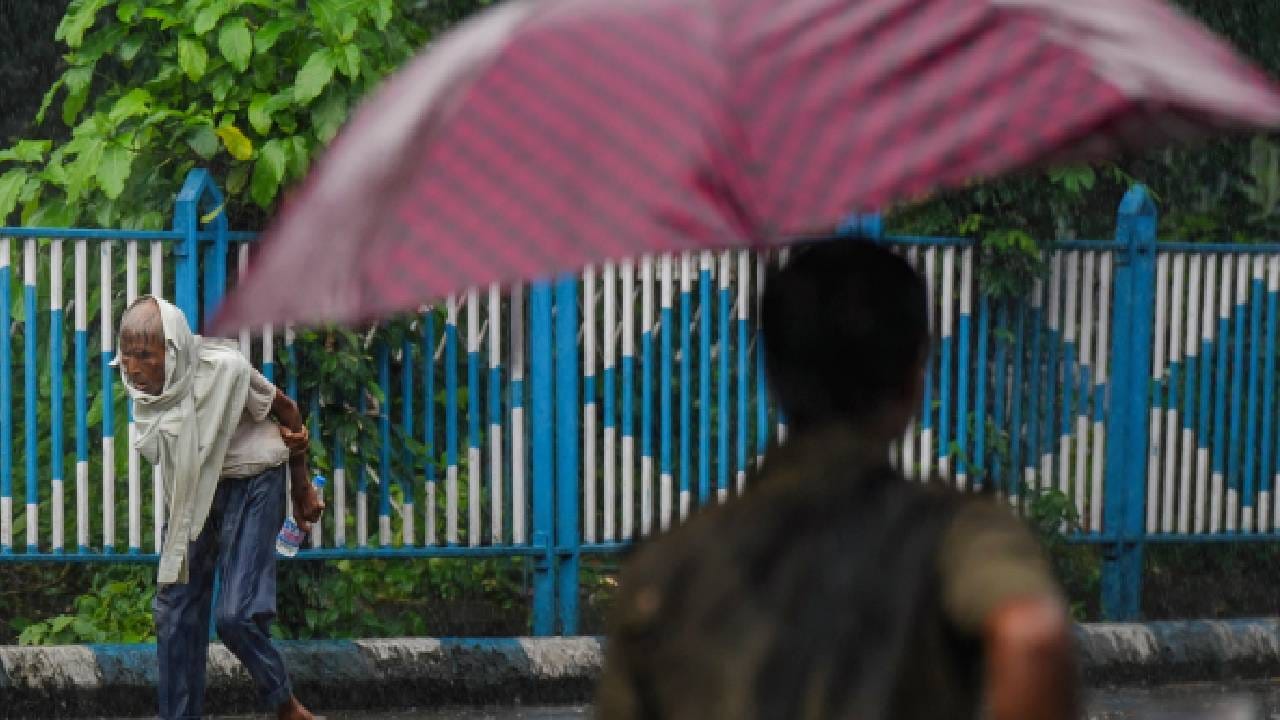 Karnataka Rains: ಕರ್ನಾಟಕದಲ್ಲಿ ಮತ್ತೆ ಮಳೆ ಚುರುಕು, 8 ಜಿಲ್ಲೆಗಳಲ್ಲಿ ಮಳೆಯೋ ಮಳೆ Karnataka Rains: ಕರ್ನಾಟಕದಲ್ಲಿ ಮತ್ತೆ ಮಳೆ ಚುರುಕು, 8 ಜಿಲ್ಲೆಗಳಲ್ಲಿ ಮಳೆಯೋ ಮಳೆ
