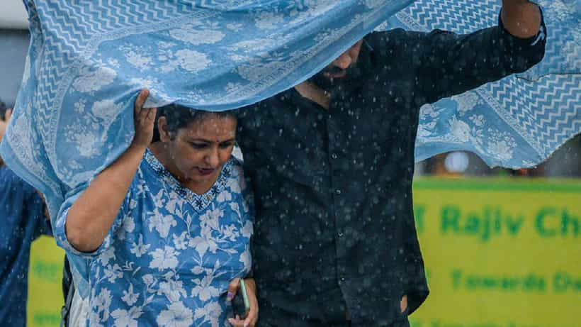 Karnataka Weather : ಕರ್ನಾಟಕದ 14 ಜಿಲ್ಲೆಗಳಲ್ಲಿ ಮುಂದಿನ 2 ದಿನ ವಿಪರೀತ ಮಳೆ, ಯೆಲ್ಲೋ ಅಲರ್ಟ್